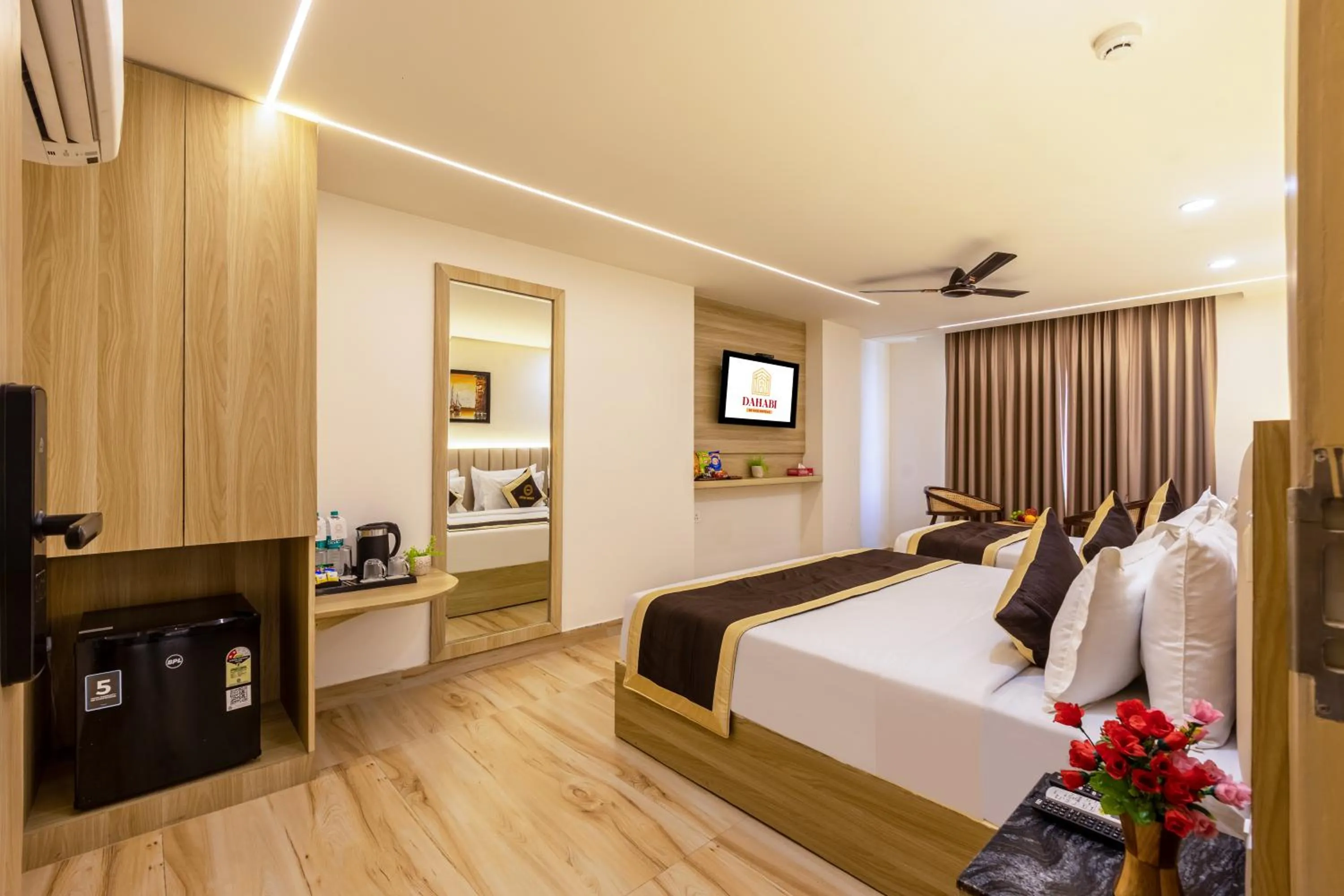 Bed in Dahabi Venue Premium- 9 min fr Delhi Airport