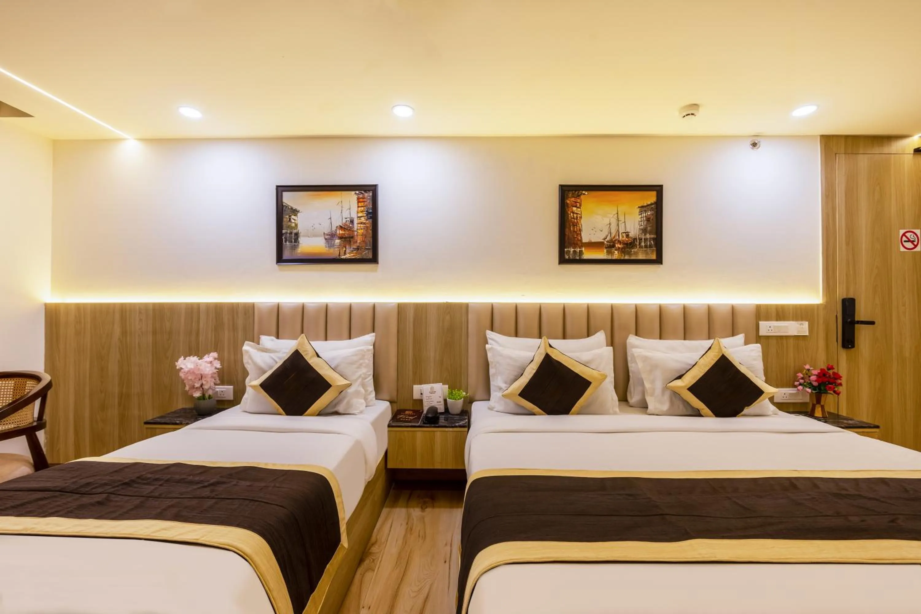 Bed in Dahabi Venue Premium- 9 min fr Delhi Airport