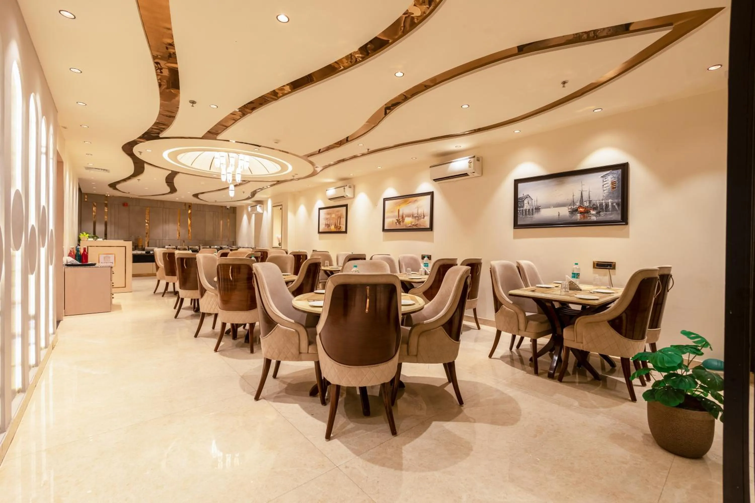 Restaurant/places to eat in Dahabi Venue Premium- 9 min fr Delhi Airport