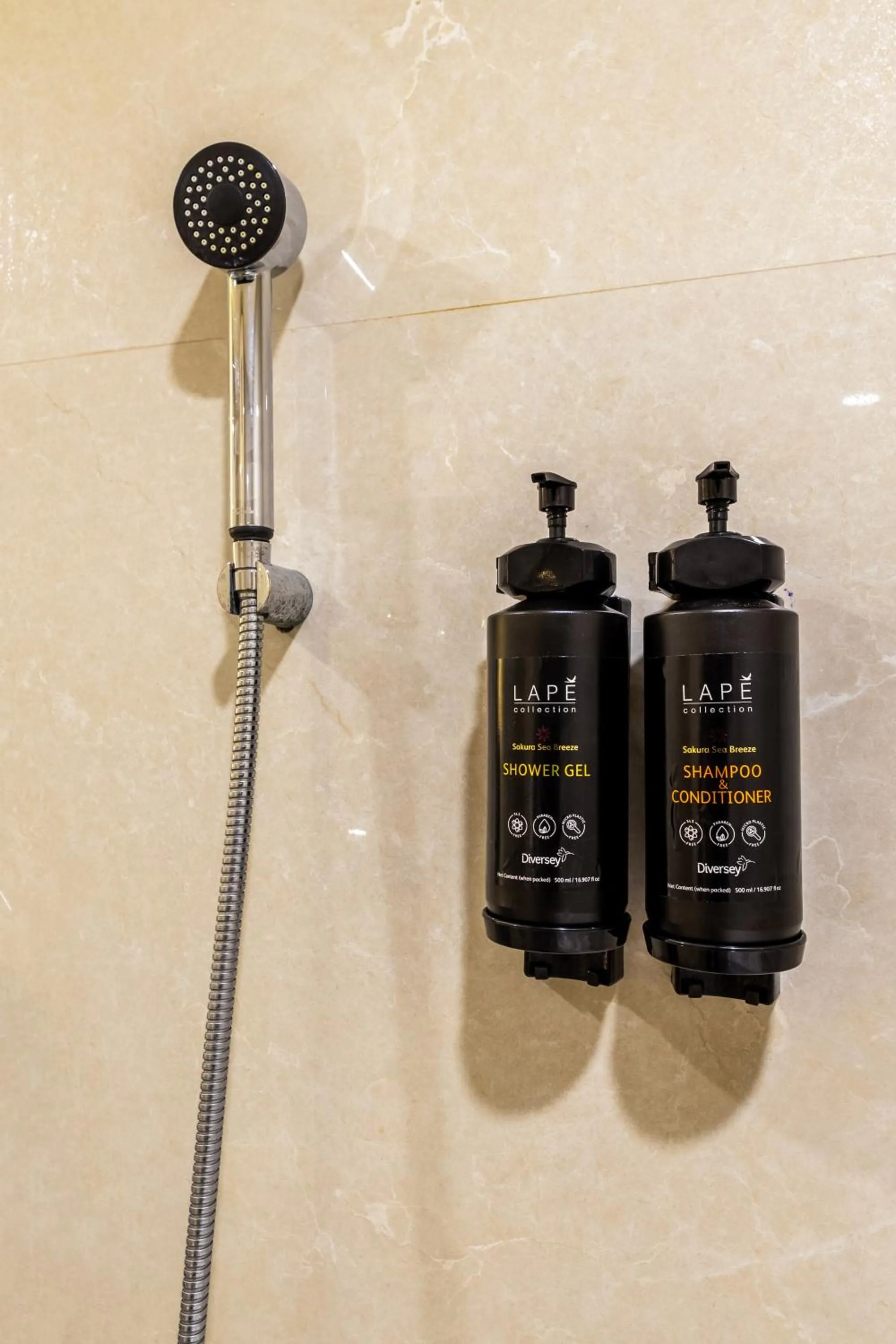 Shower in Dahabi Venue Premium- 9 min fr Delhi Airport