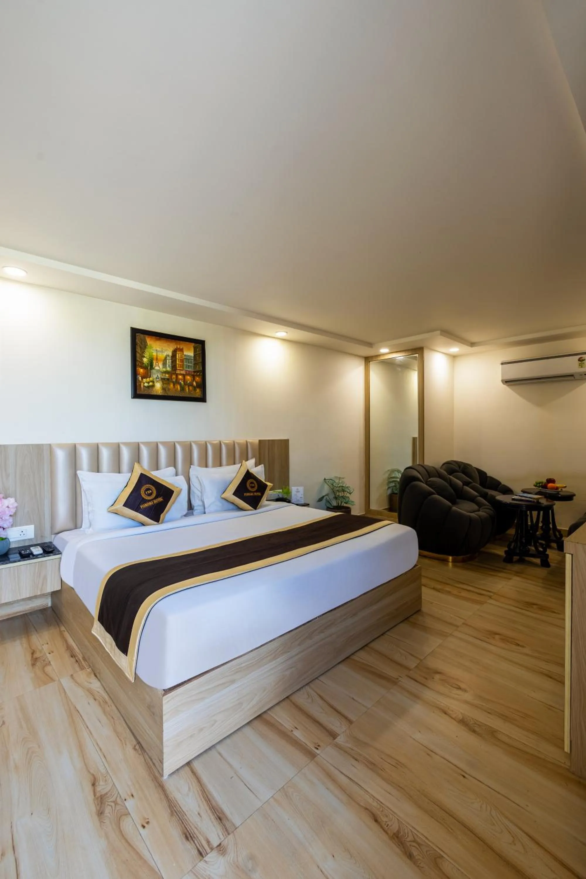 Bed in Dahabi Venue Premium- 9 min fr Delhi Airport