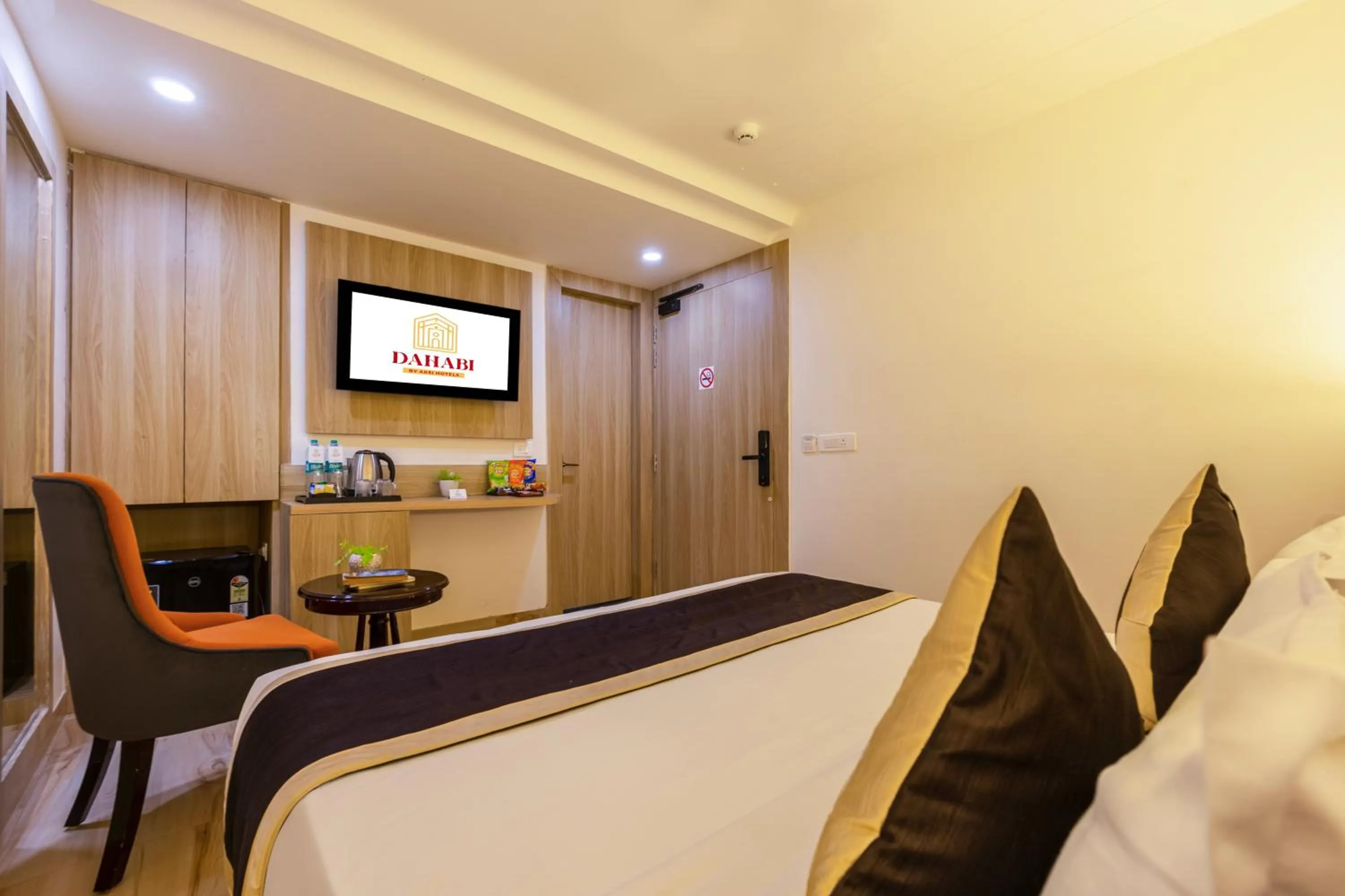 Bed in Dahabi Venue Premium- 9 min fr Delhi Airport
