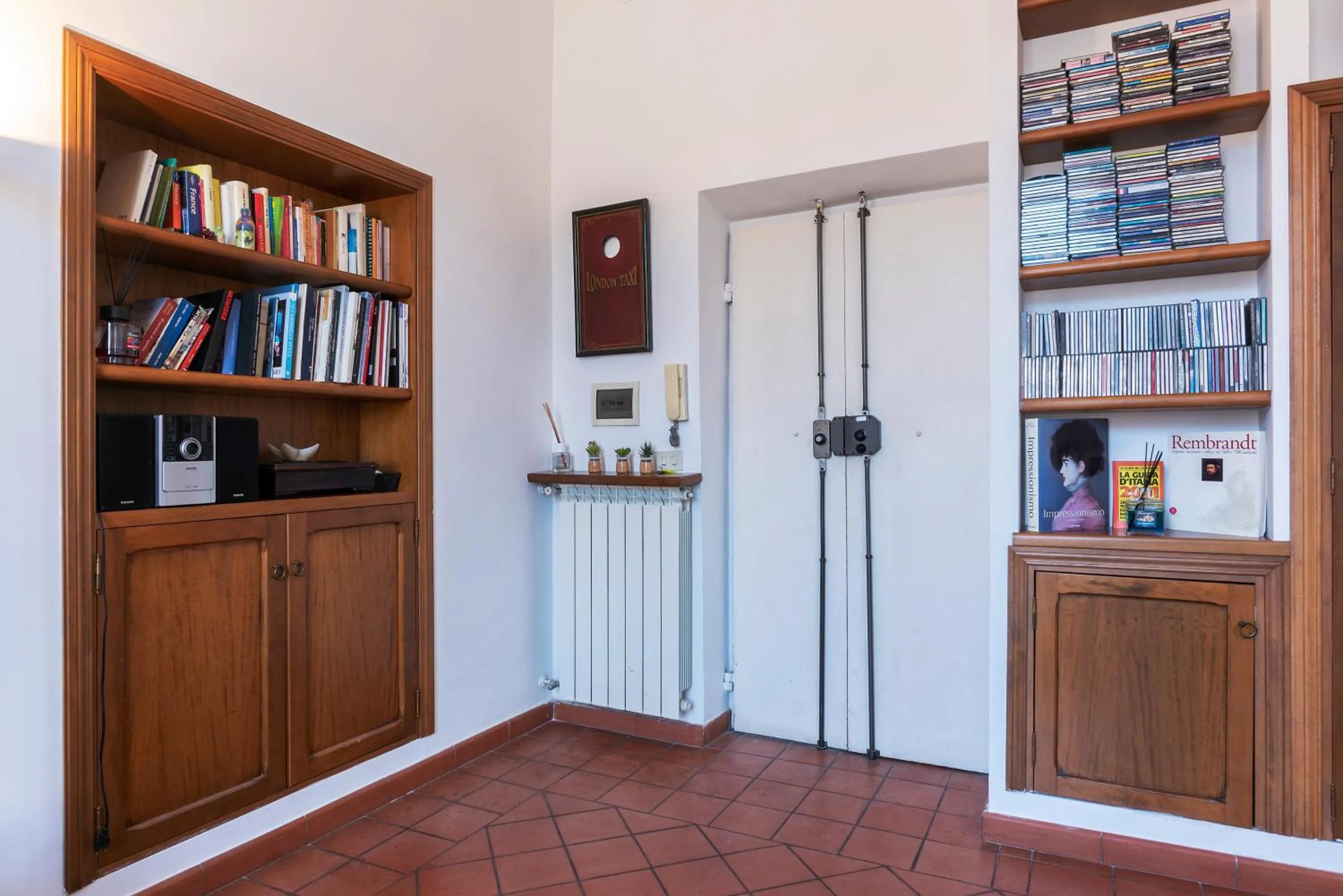 Dining area in Spanish Steps Corner
