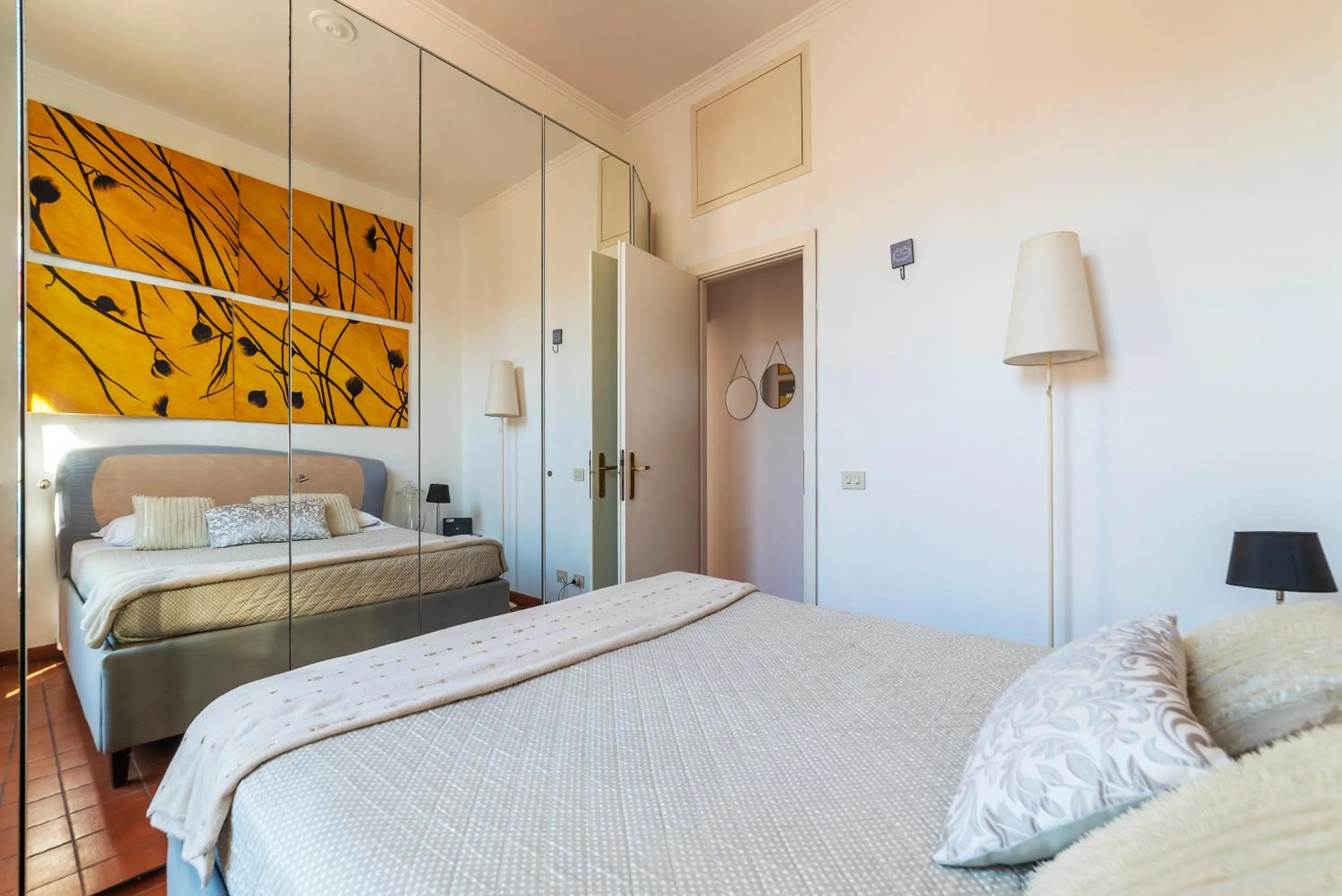 Bedroom in Spanish Steps Corner