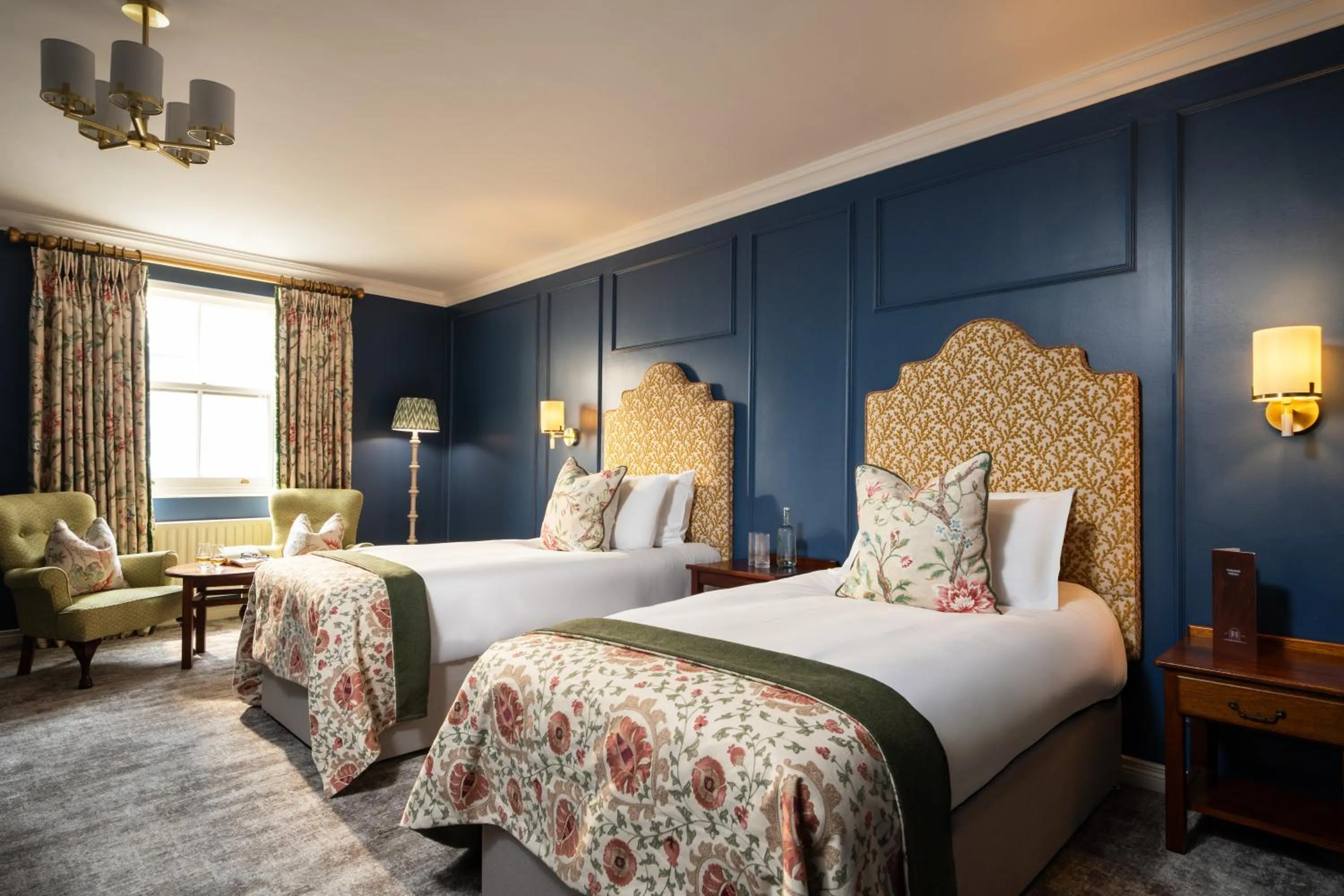 Twin Room in The Harbourview Hotel