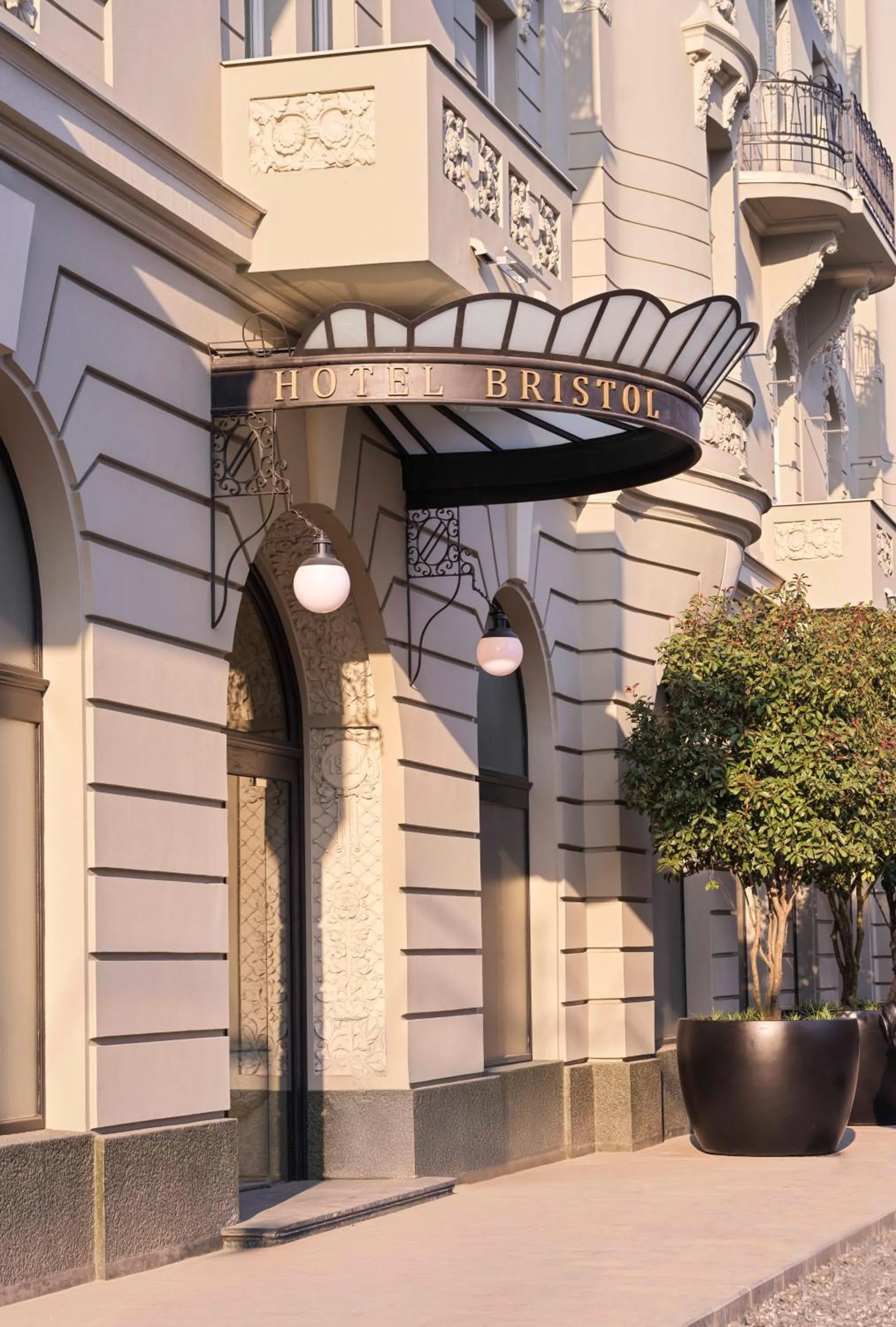 Facade/entrance in The Bristol Belgrade