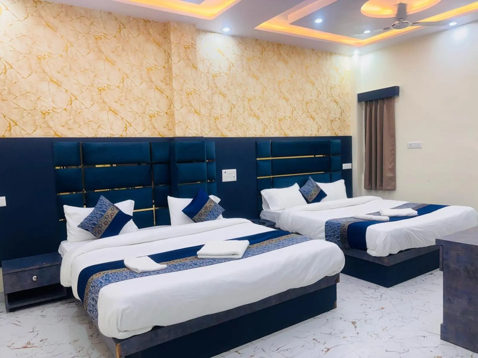 Bedroom, Bed in KashVi Hotels