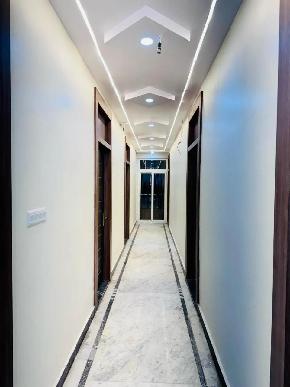 Lobby or reception in KashVi Hotels