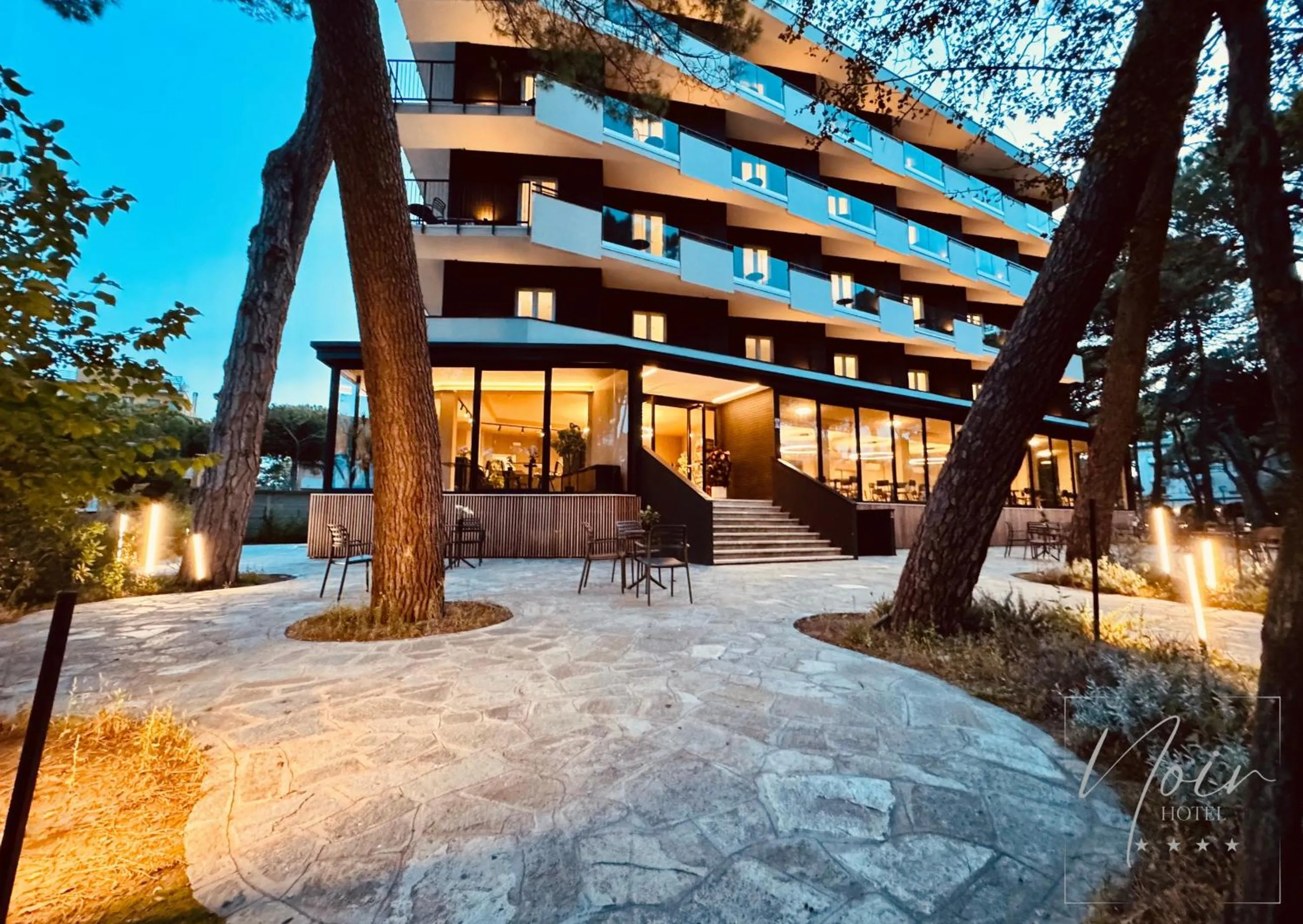 HOTEL NOIR - Free Brunch & Breakfast Until 13-00 - Vicinissimi a Mirabilandia