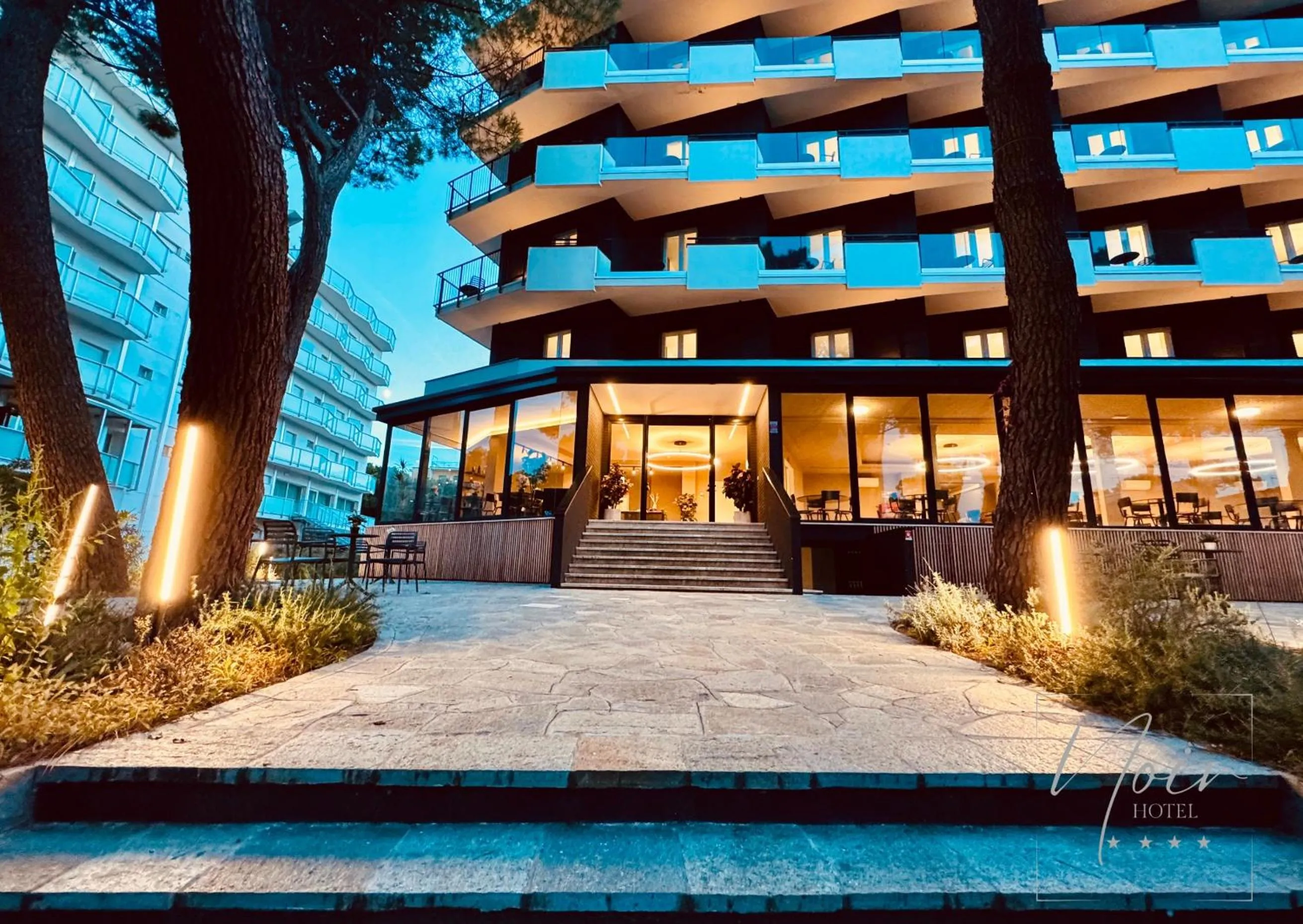 HOTEL NOIR - Free Brunch & Breakfast Until 13-00 - Vicinissimi a Mirabilandia