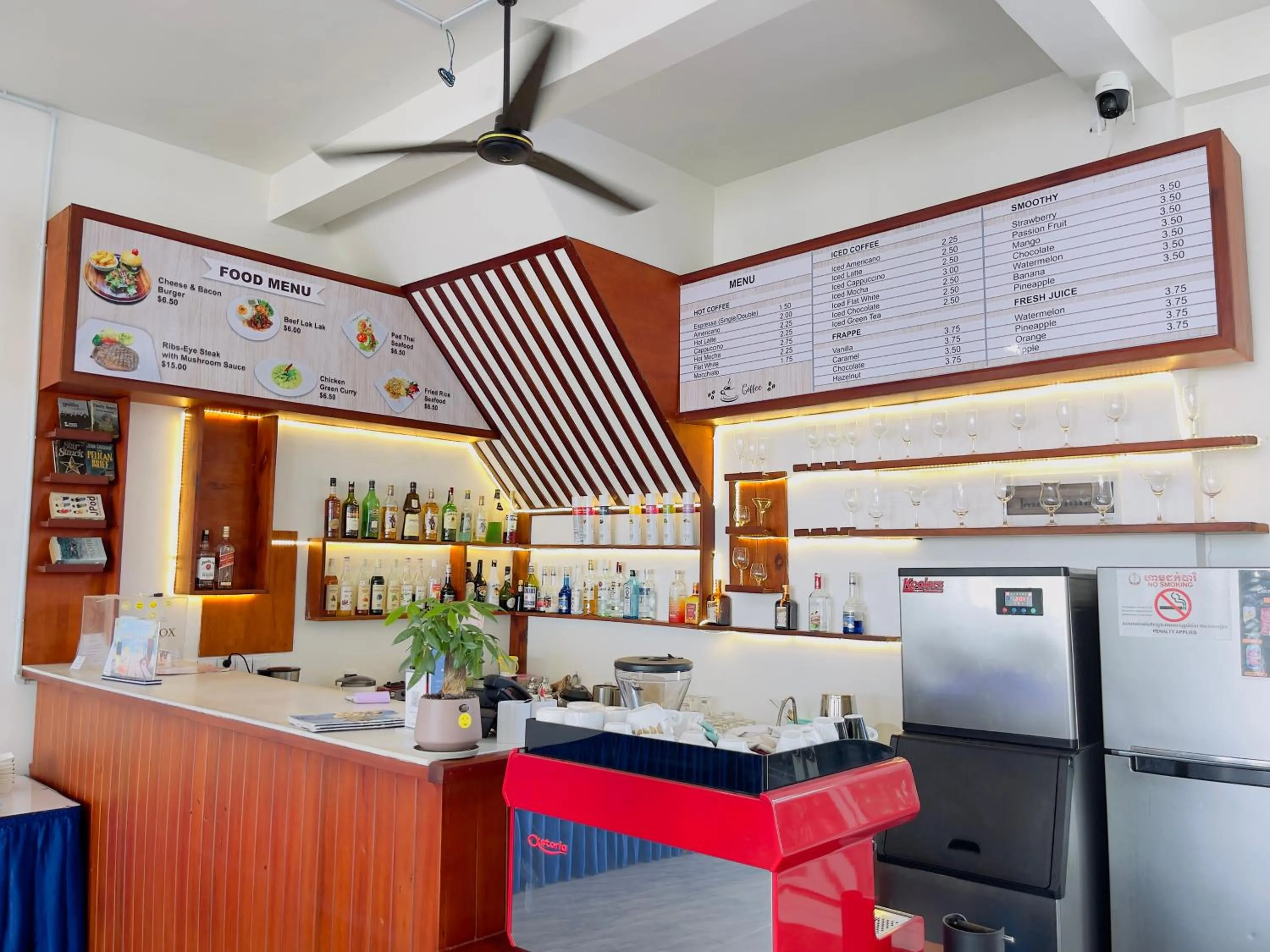 Restaurant/places to eat in Sea Breeze Resort