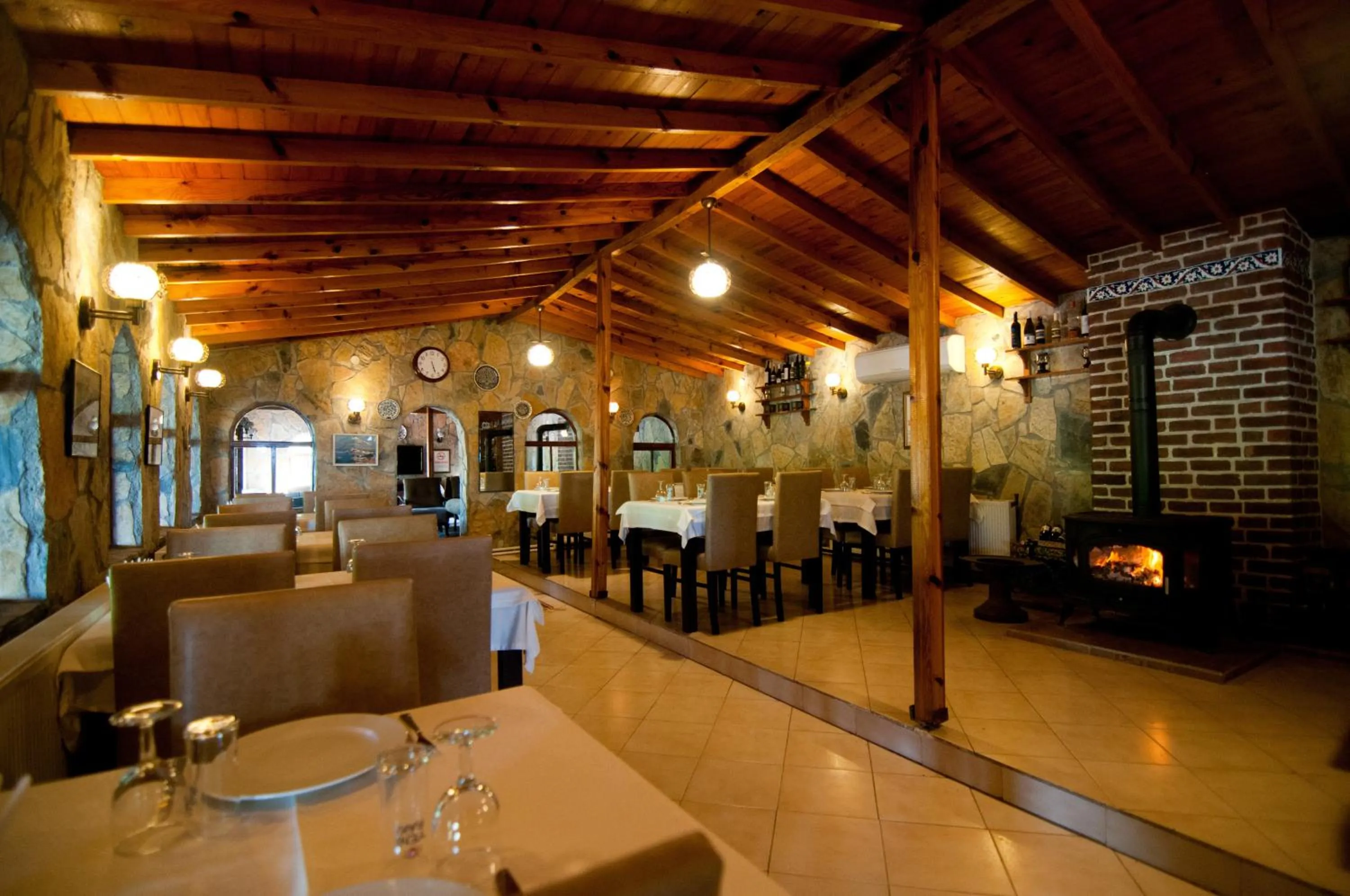 Restaurant/places to eat in Fener Motel