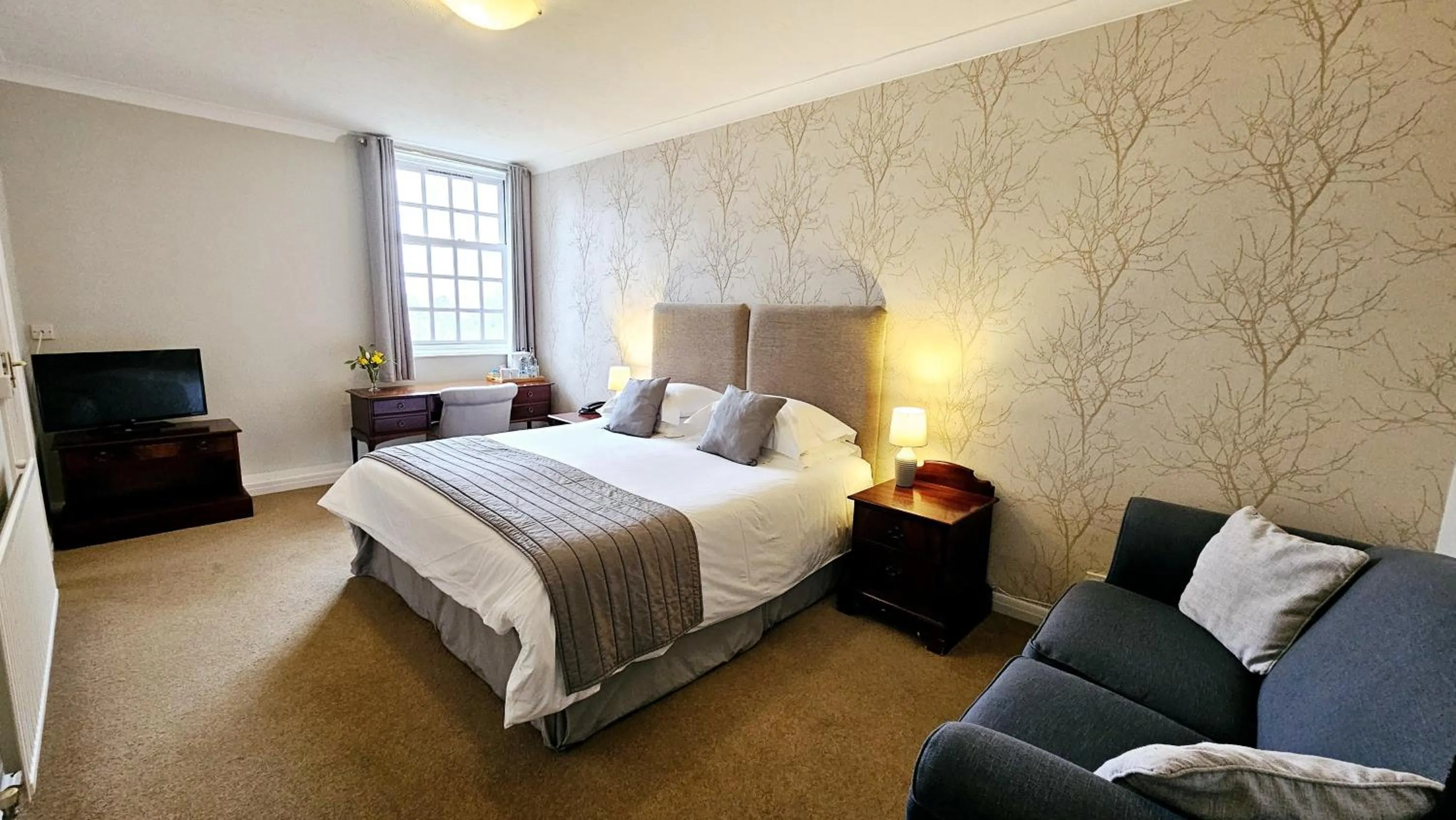 Bed in Stoke Lodge Hotel