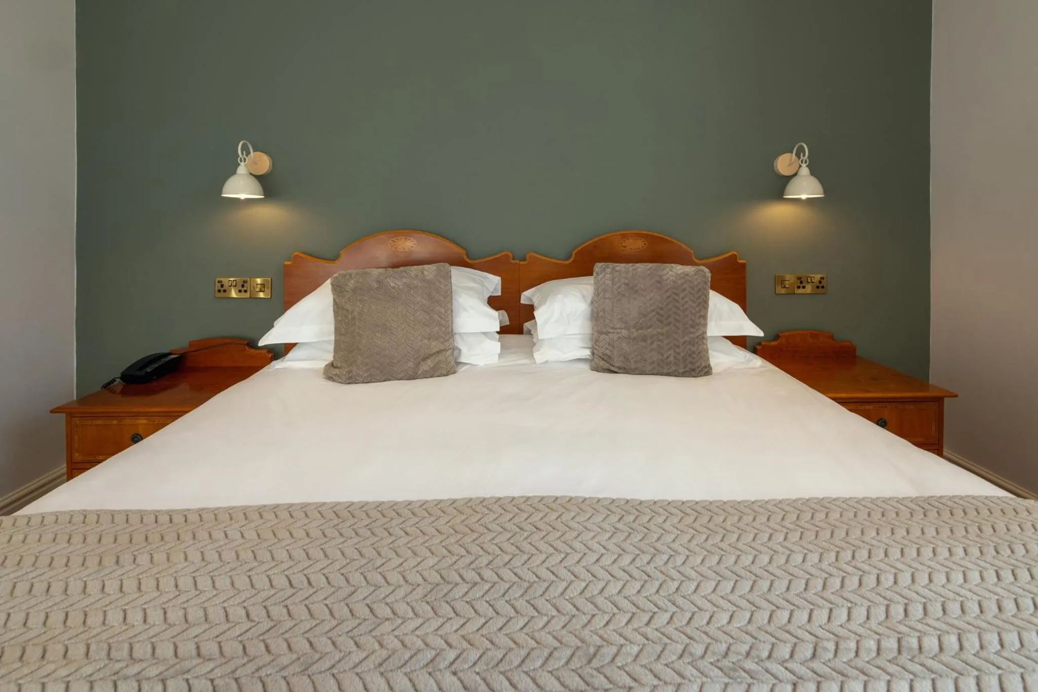 Bed in Stoke Lodge Hotel