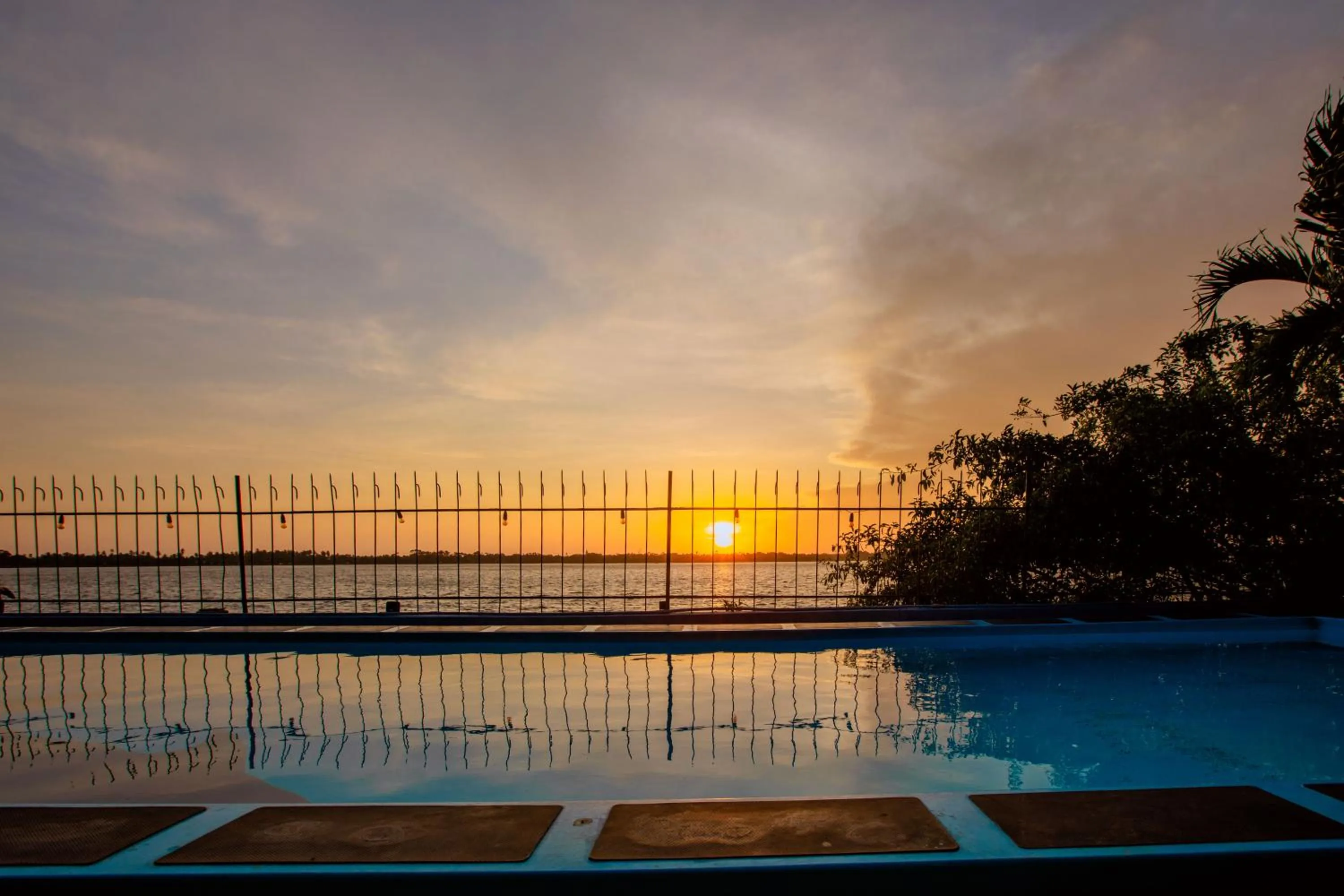 Pool view in Lake Wind Resort