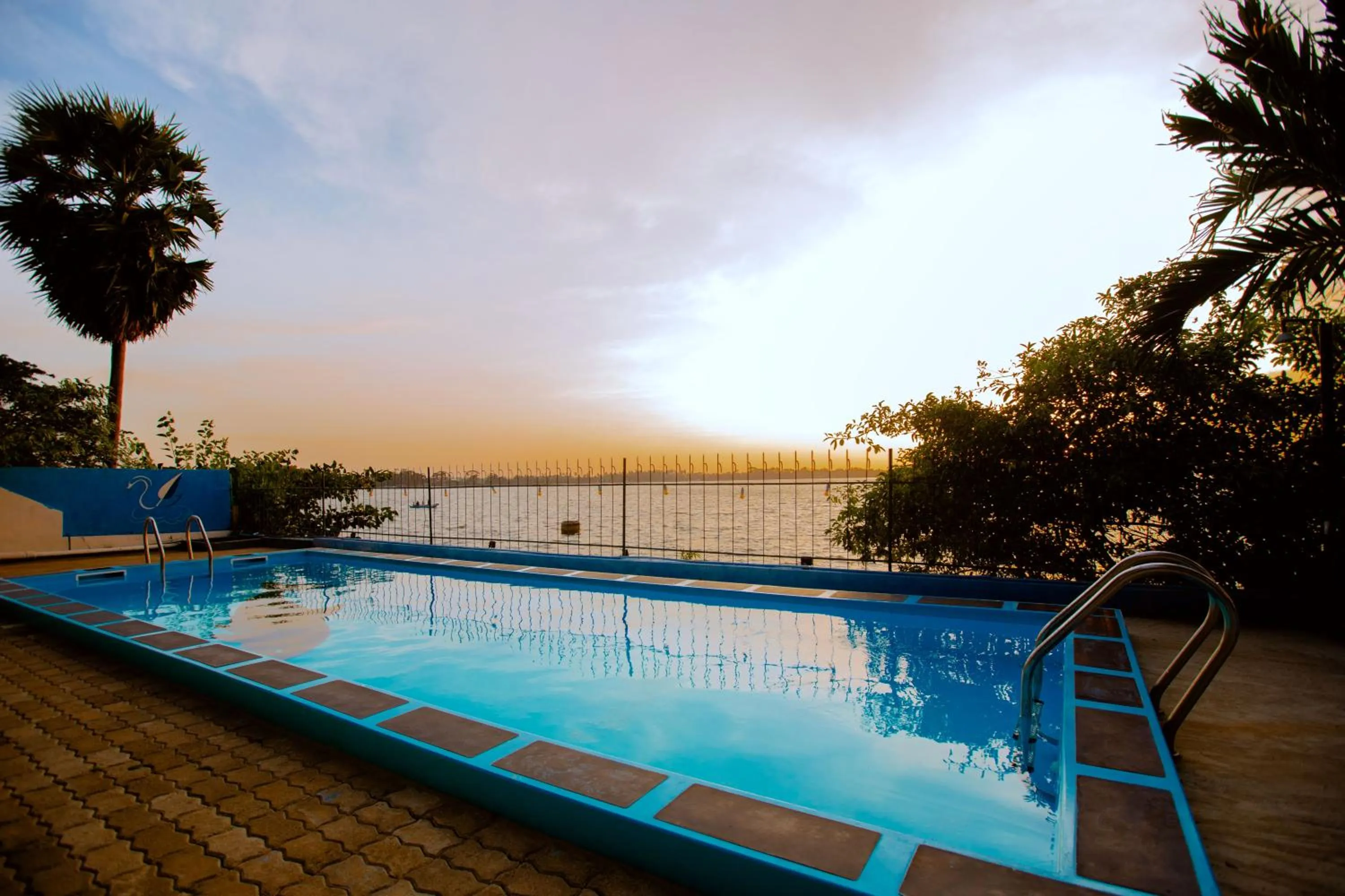Pool view in Lake Wind Resort