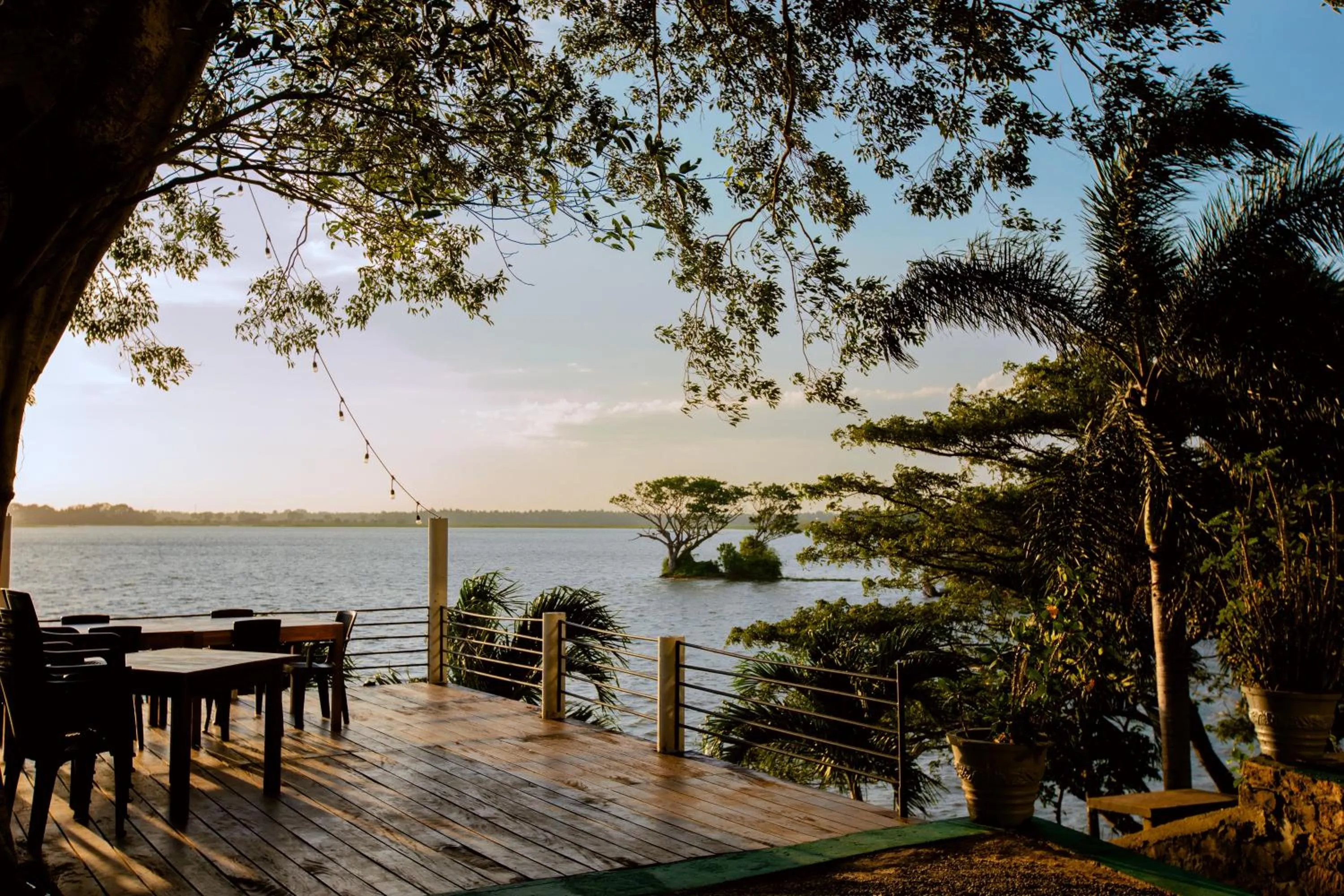 Dining area in Lake Wind Resort
