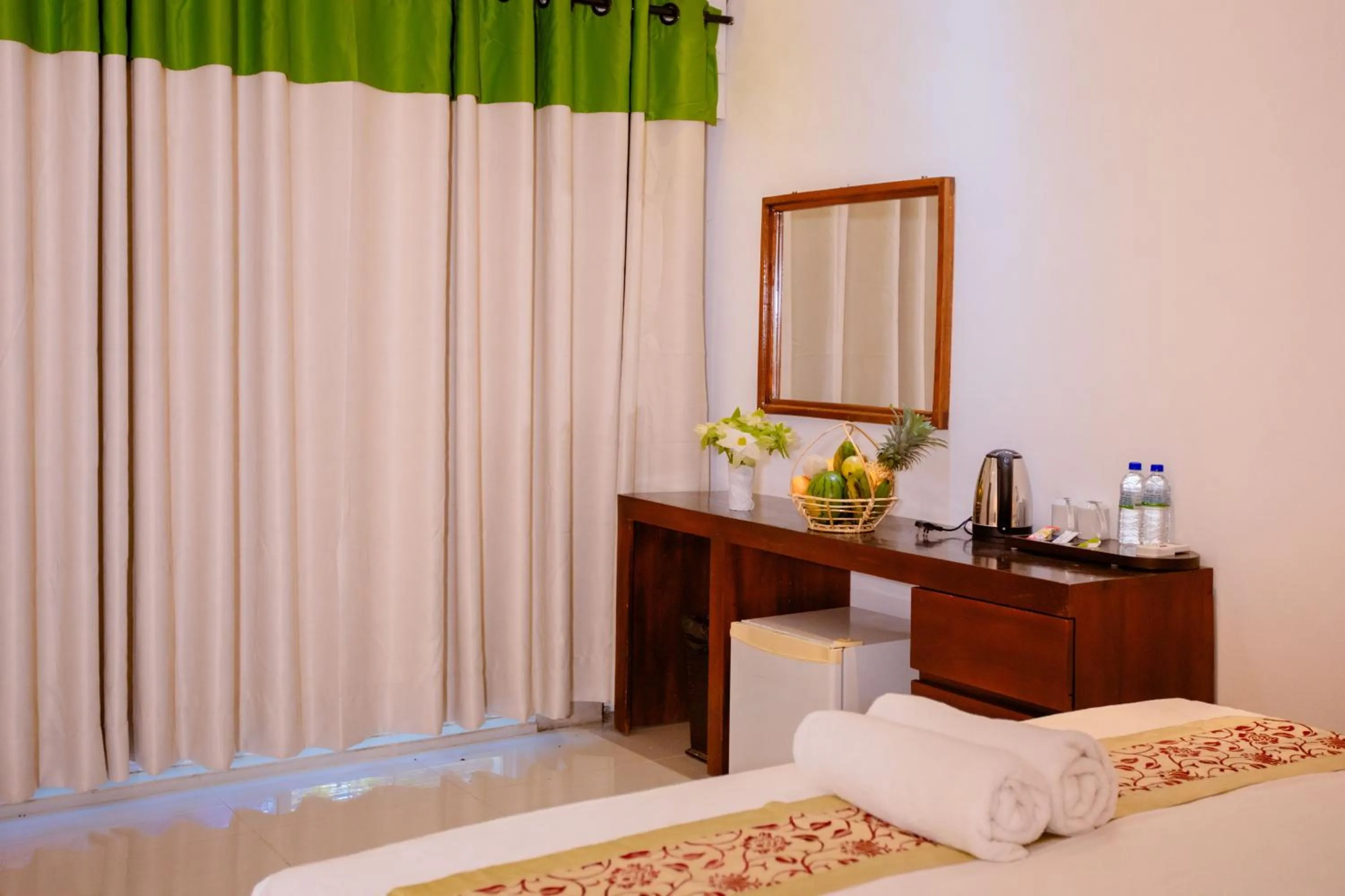 hair dresser, Bed in Lake Wind Resort