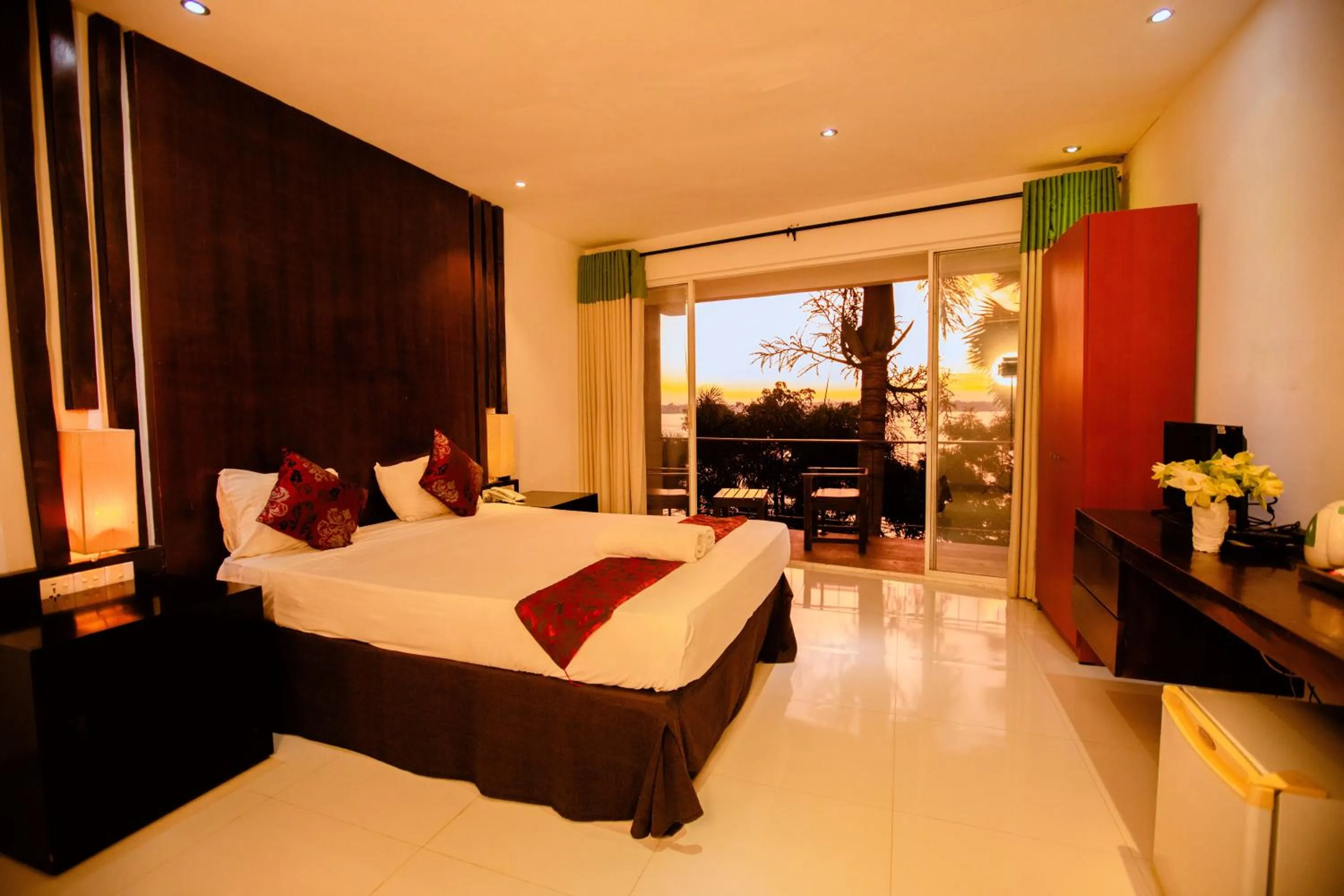 Bedroom, Bed in Lake Wind Resort