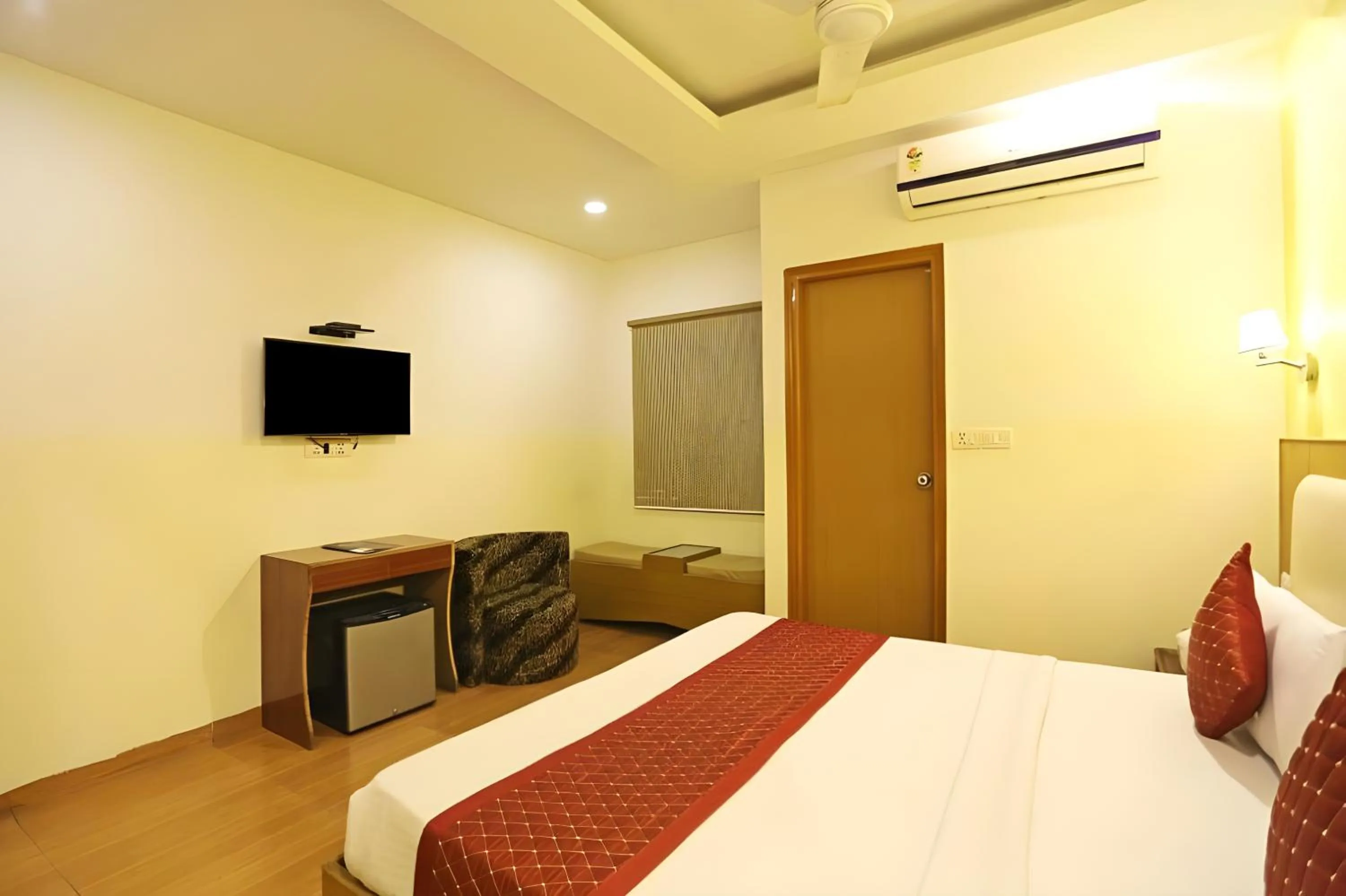 Bedroom, Bed in Hotel Aeroporto Nearest Landmark Aerocity delhi