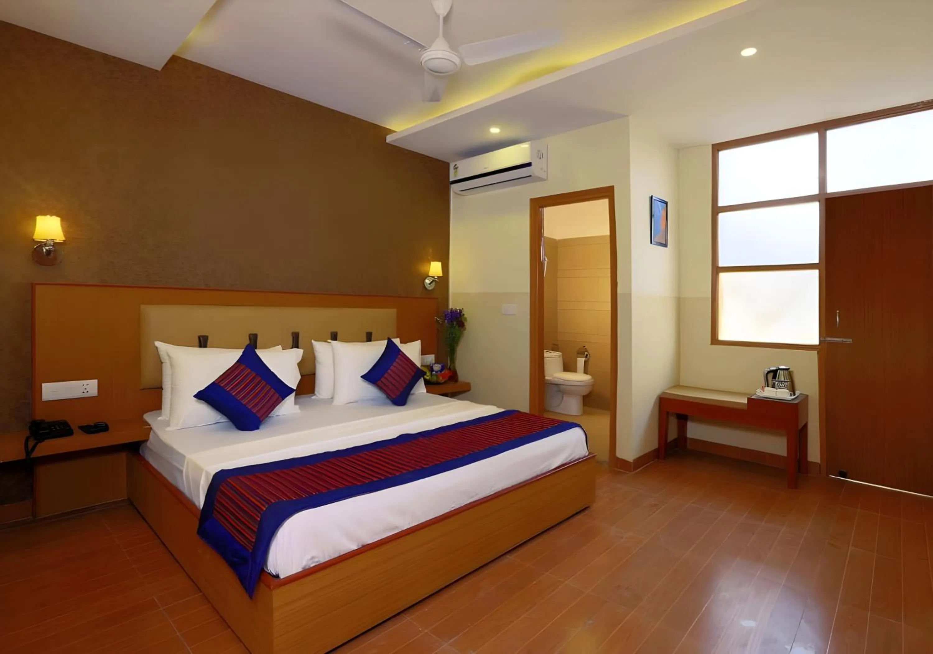 Bed in Hotel Aeroporto Nearest Landmark Aerocity delhi