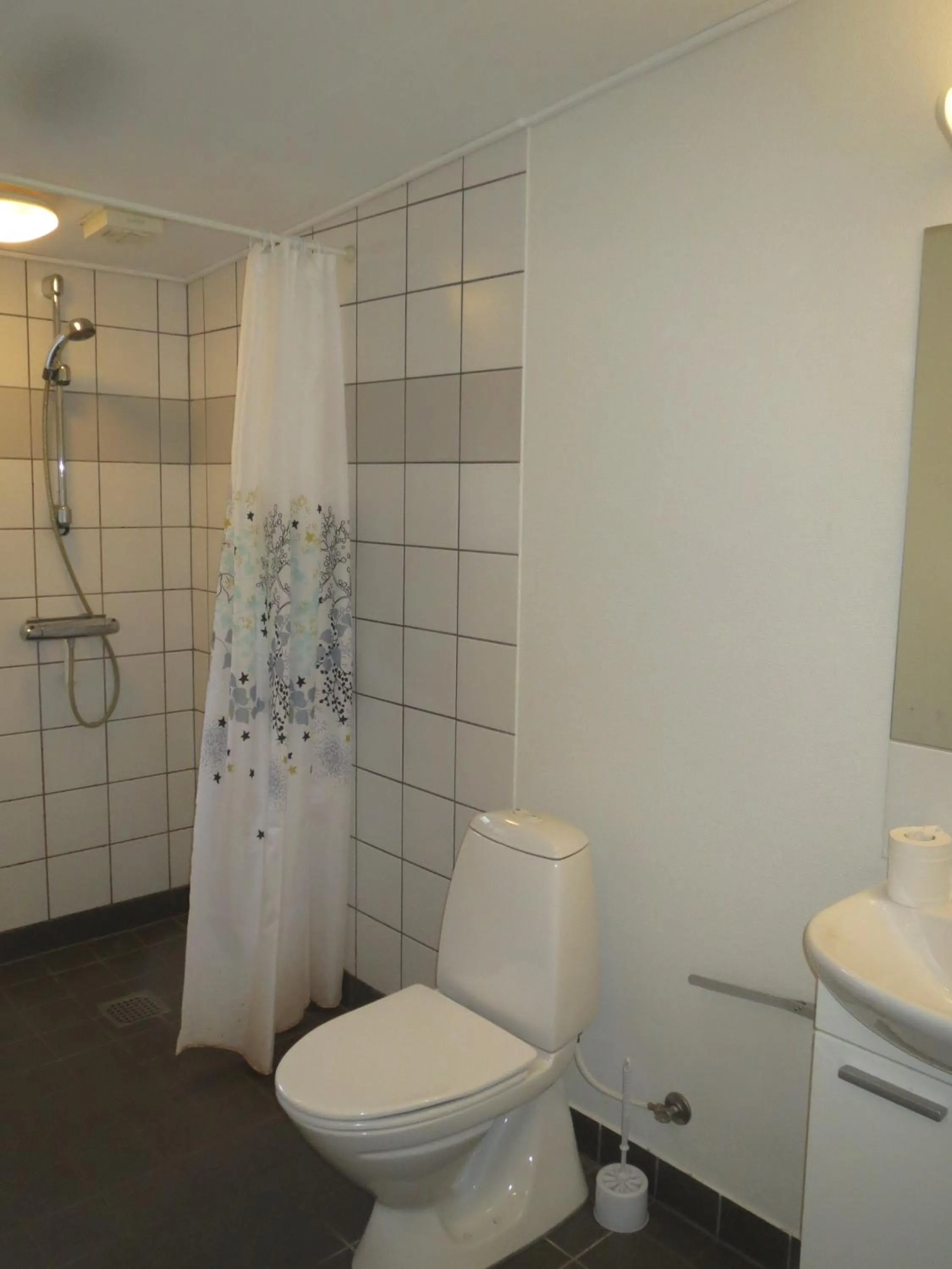 Shower in Danhostel Rebild