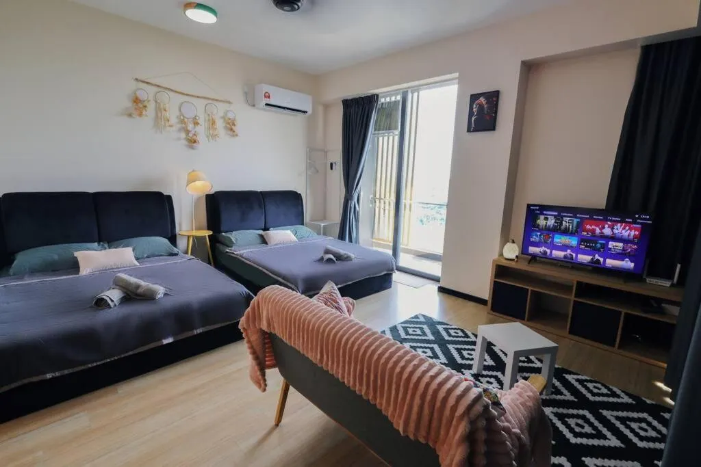 Bed in CUBE8TEEN#Austin Central #Walk to Little Paris