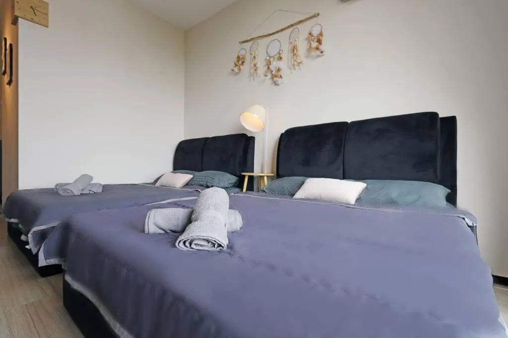 Bed in CUBE8TEEN#Austin Central #Walk to Little Paris