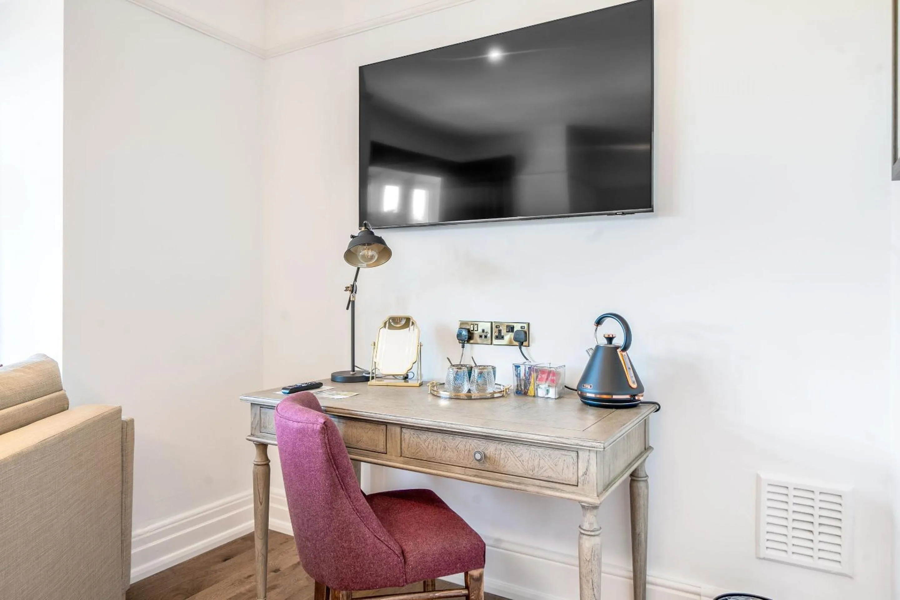 Bedroom in Sidcot Arms