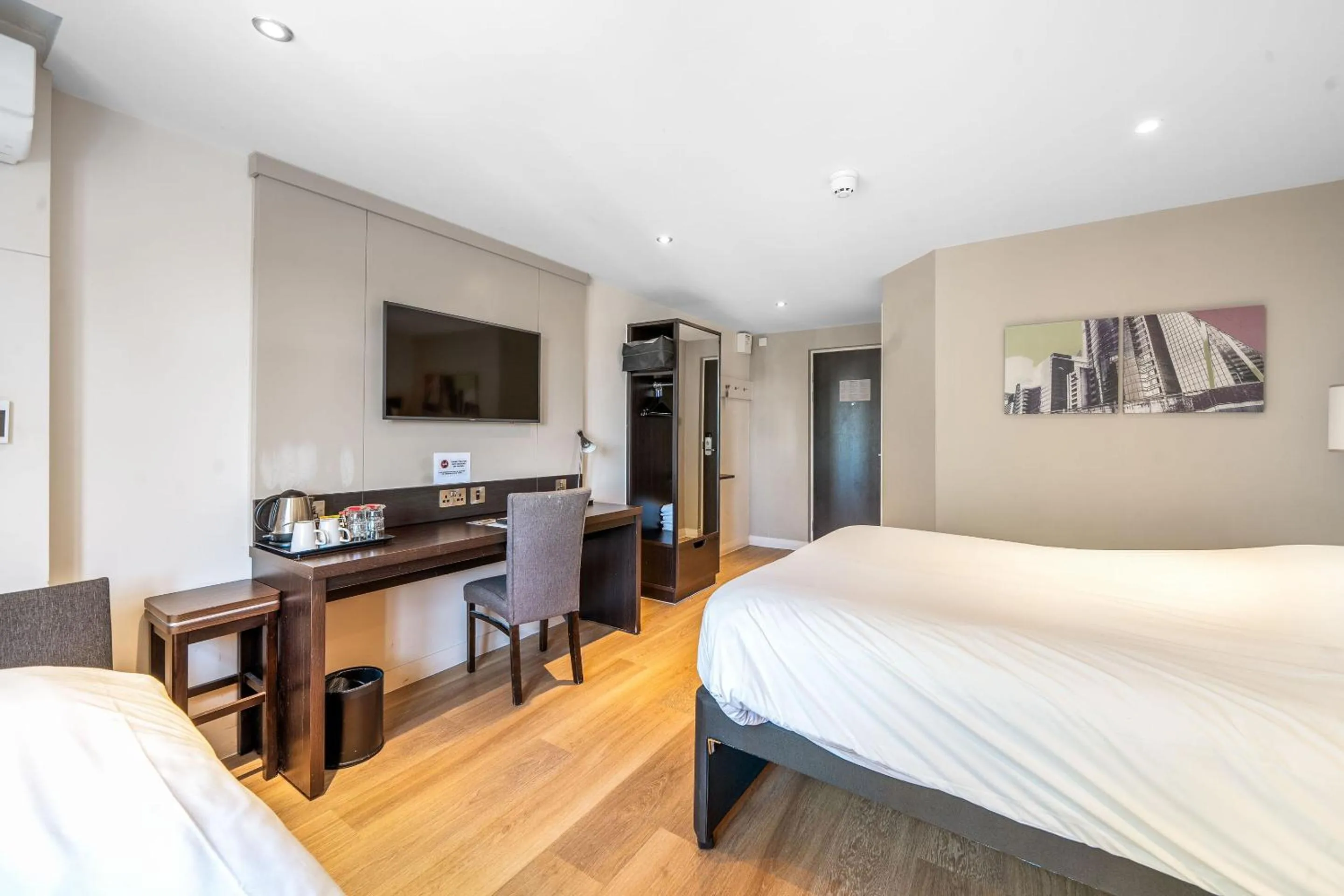 Bedroom, Bed in Sidcot Arms