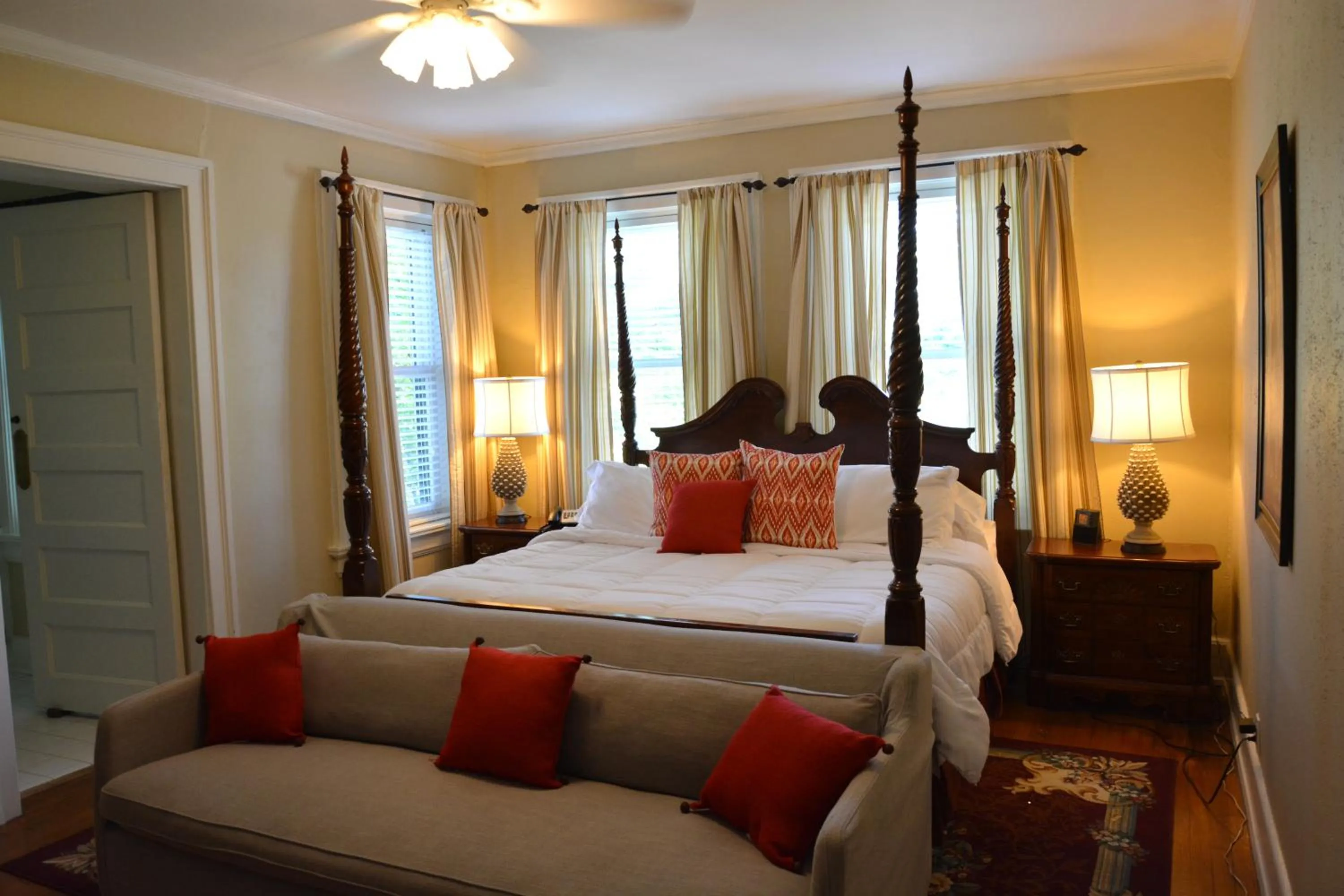 Bedroom, Bed in Inn at 835 Boutique Hotel