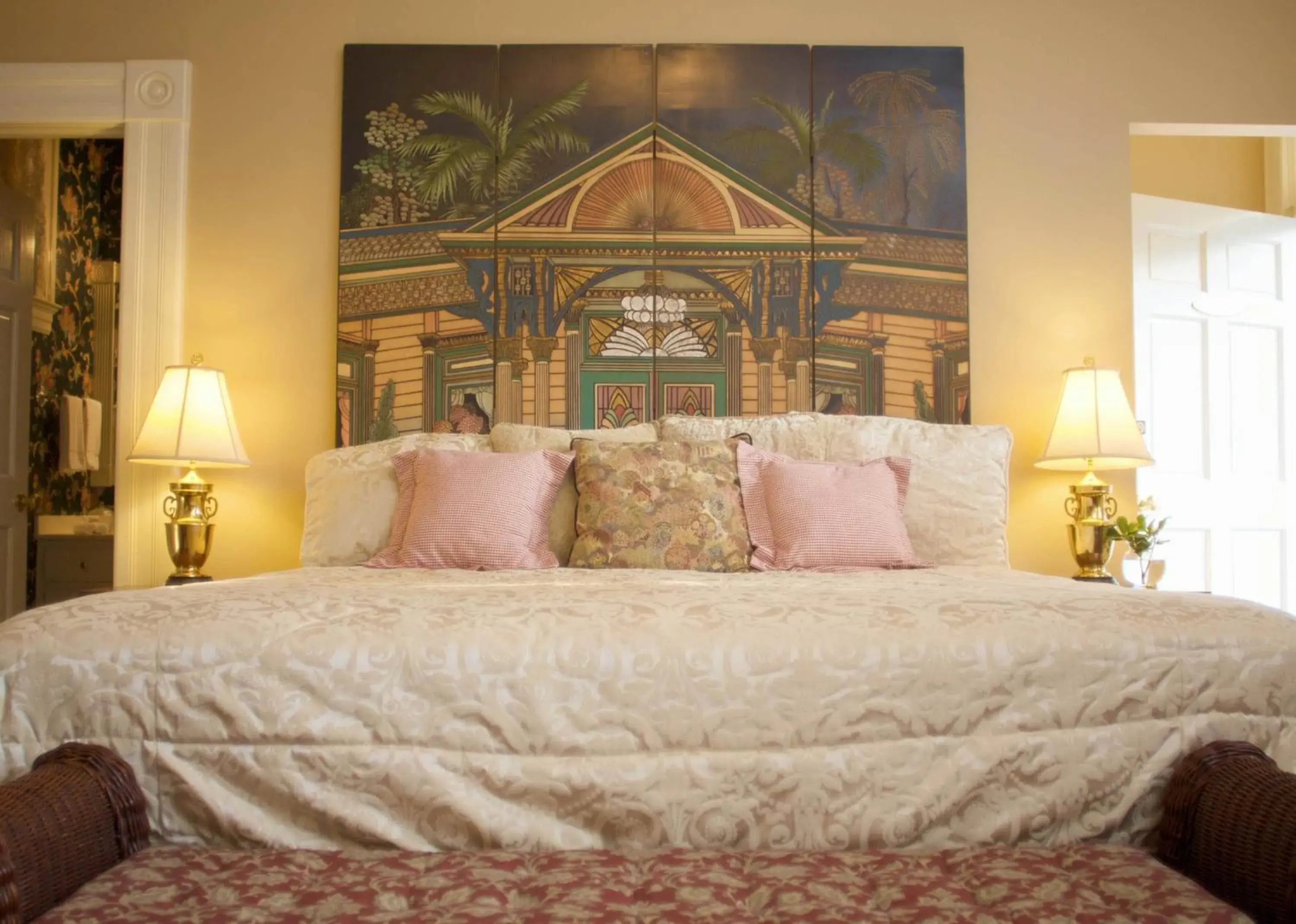 Superior King Room in Lookaway Inn Superior King Room in Lookaway Inn