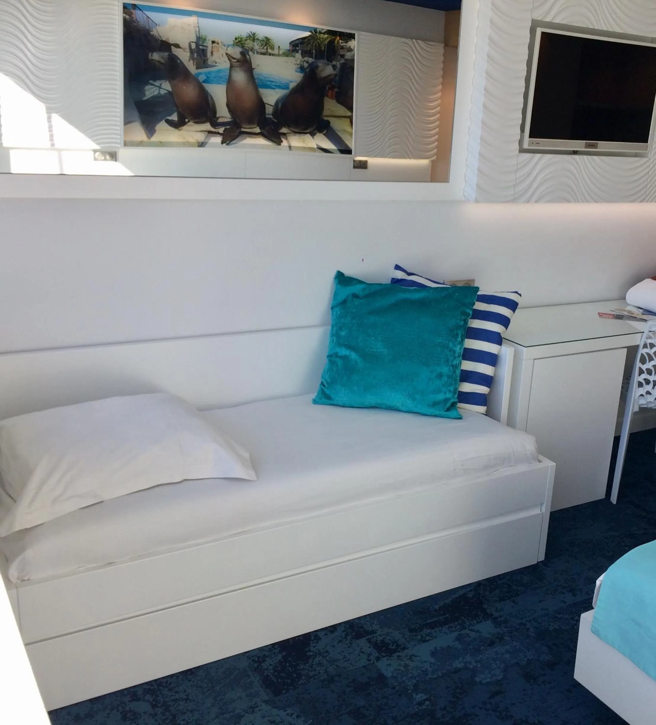 Bed in SoBlue Hôtel