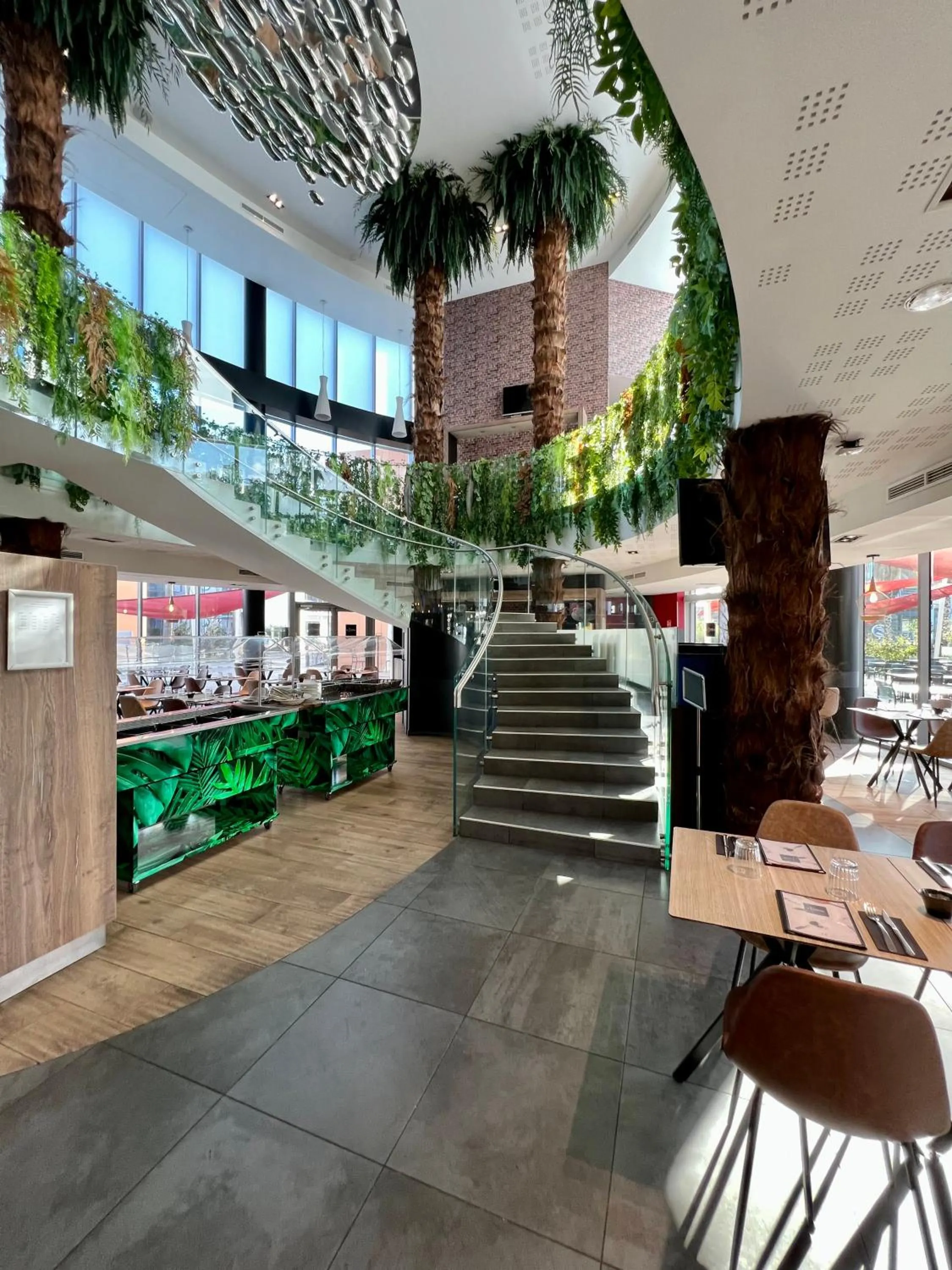 Restaurant/places to eat in SoBlue Hôtel