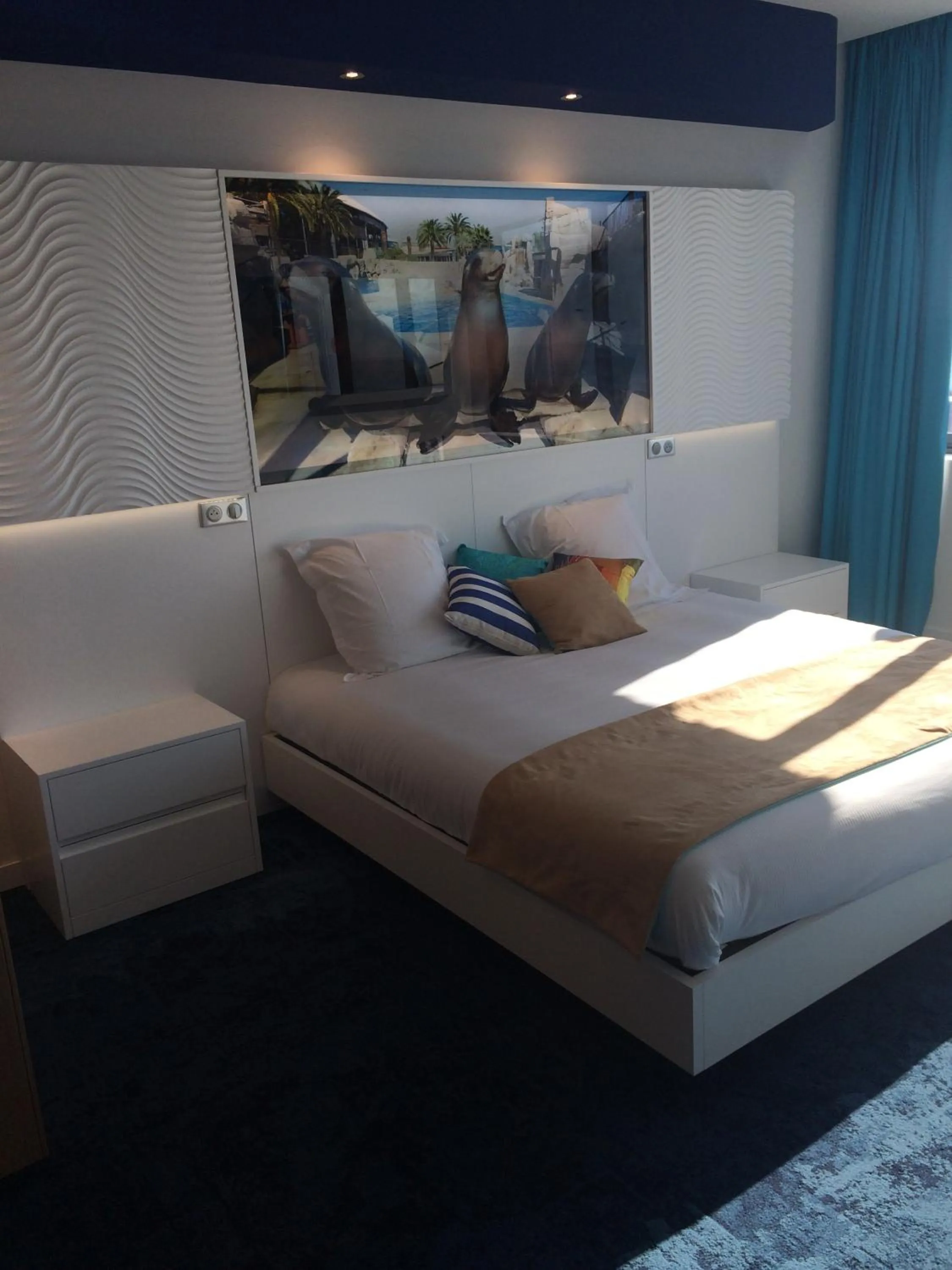 Bed in SoBlue Hôtel