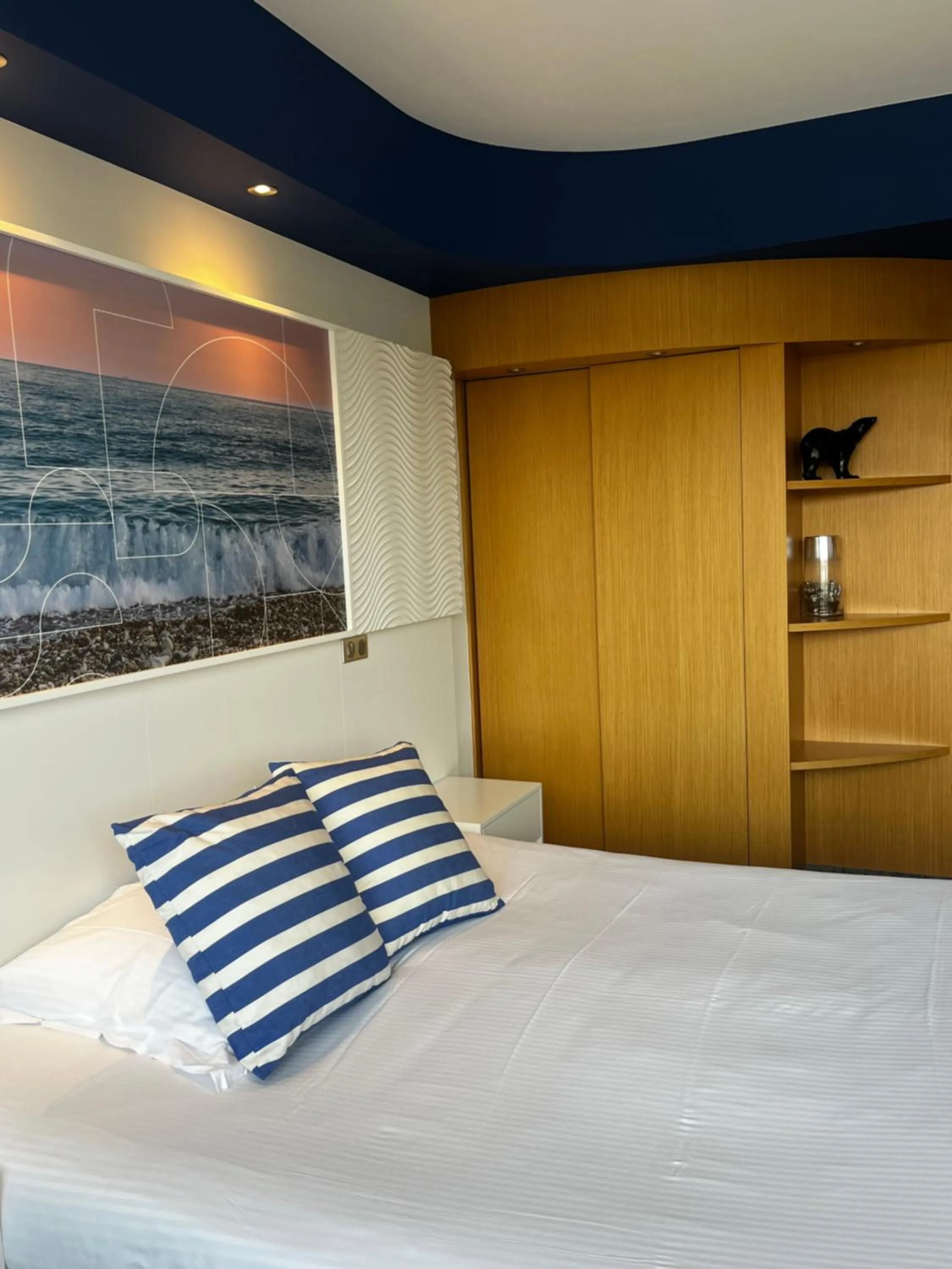 Bedroom, Bed in SoBlue Hôtel