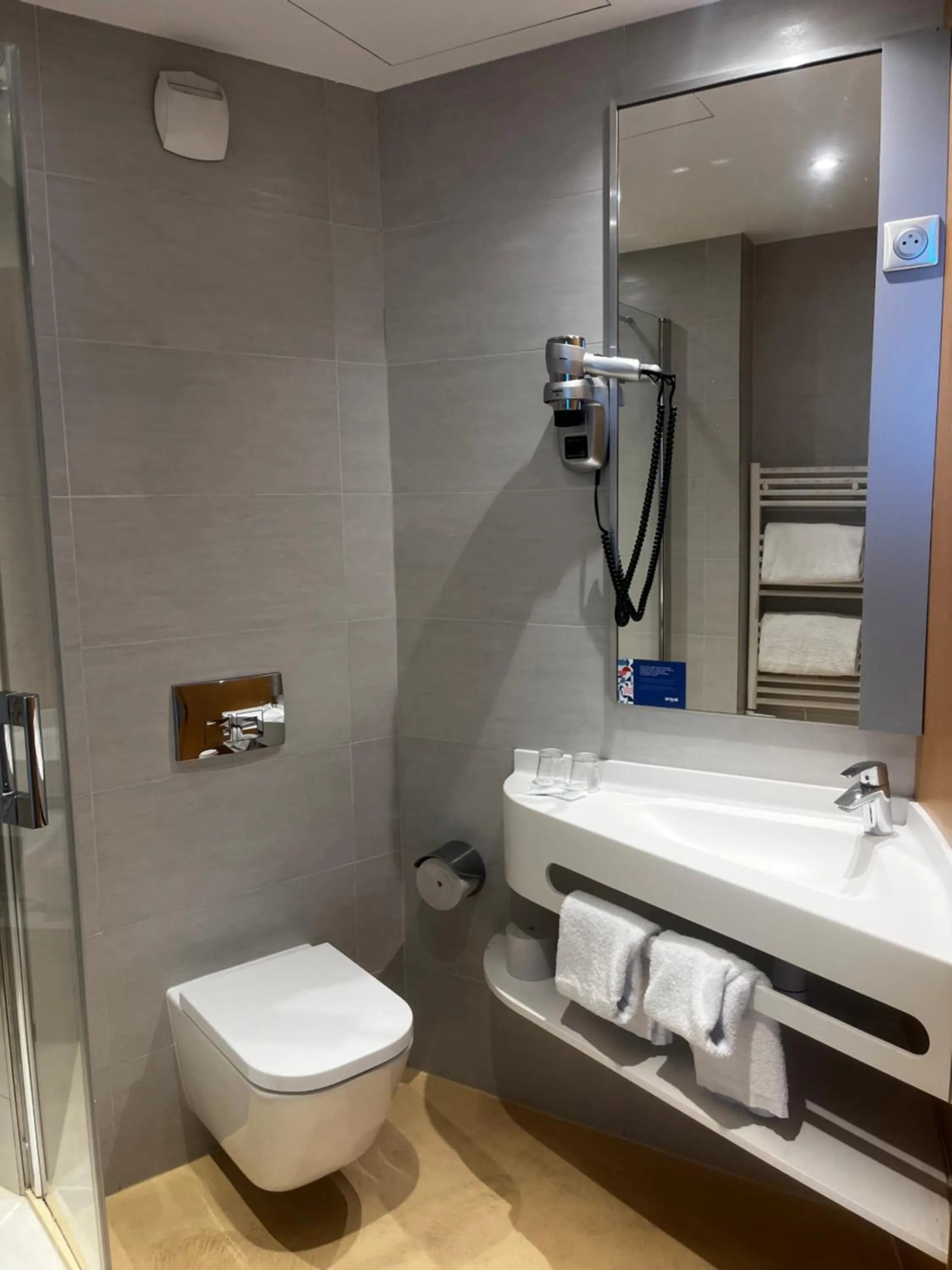 Bathroom in SoBlue Hôtel