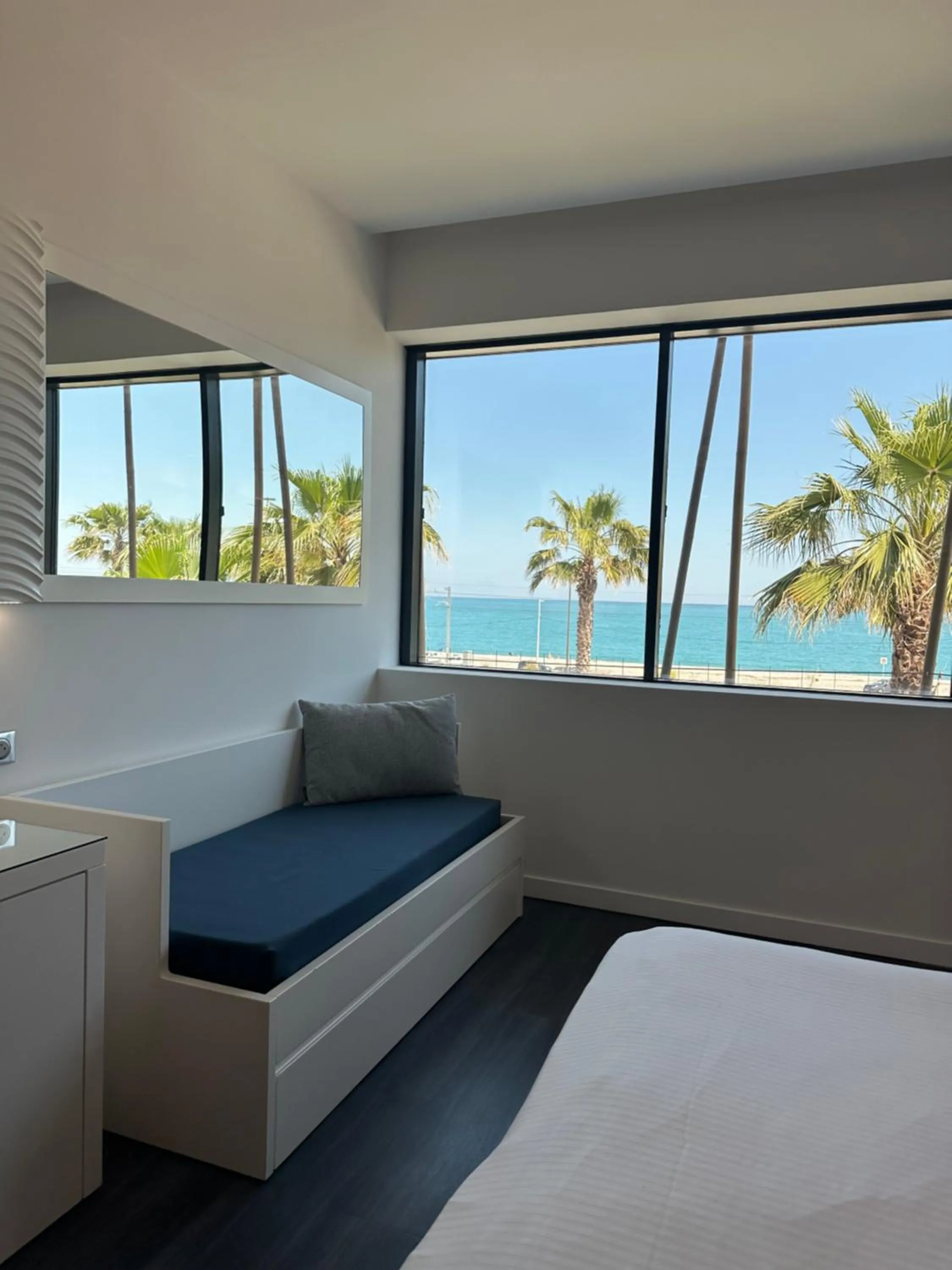 Sea view, Bed in SoBlue Hôtel