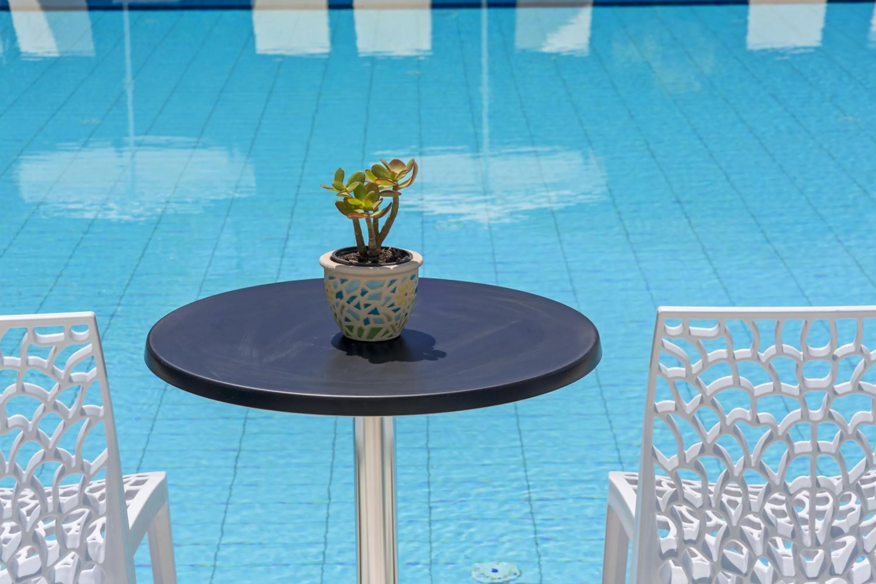 Swimming pool in Santellini Hotel