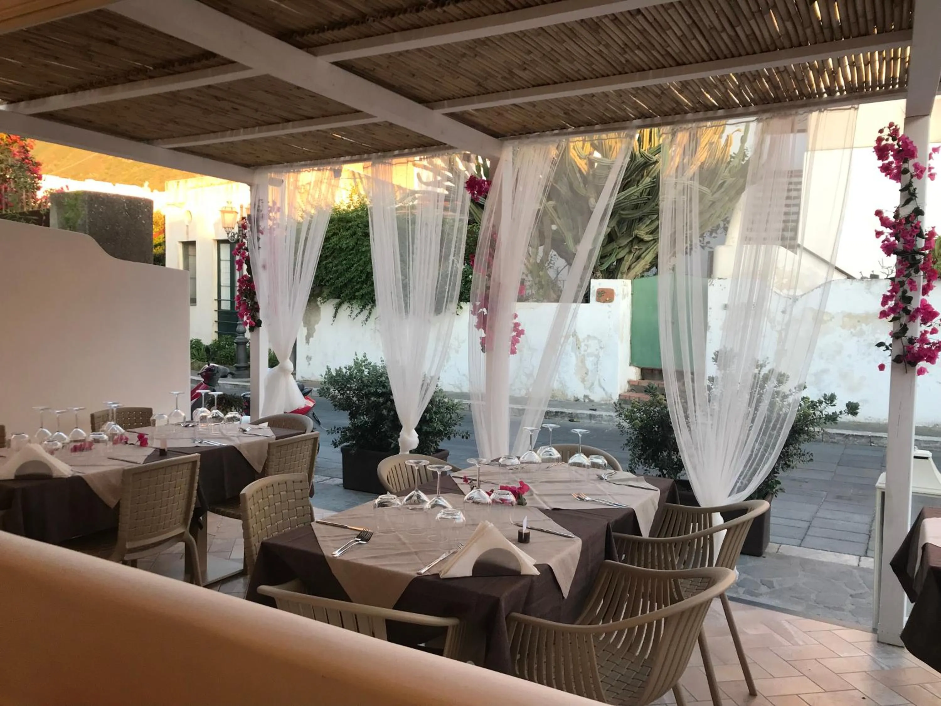 Patio in 'A Alera Room & Breakfast