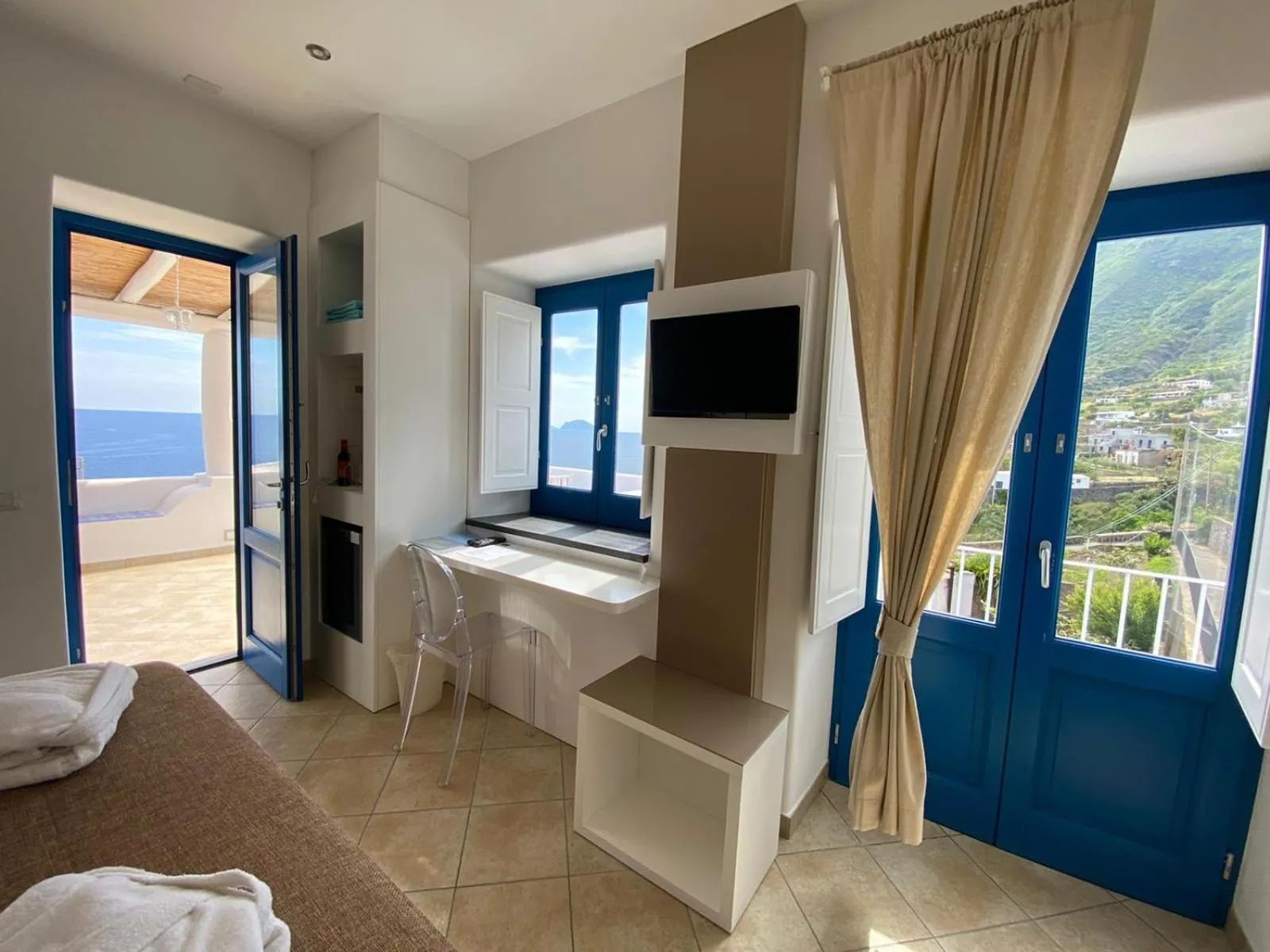 Bed in 'A Alera Room & Breakfast