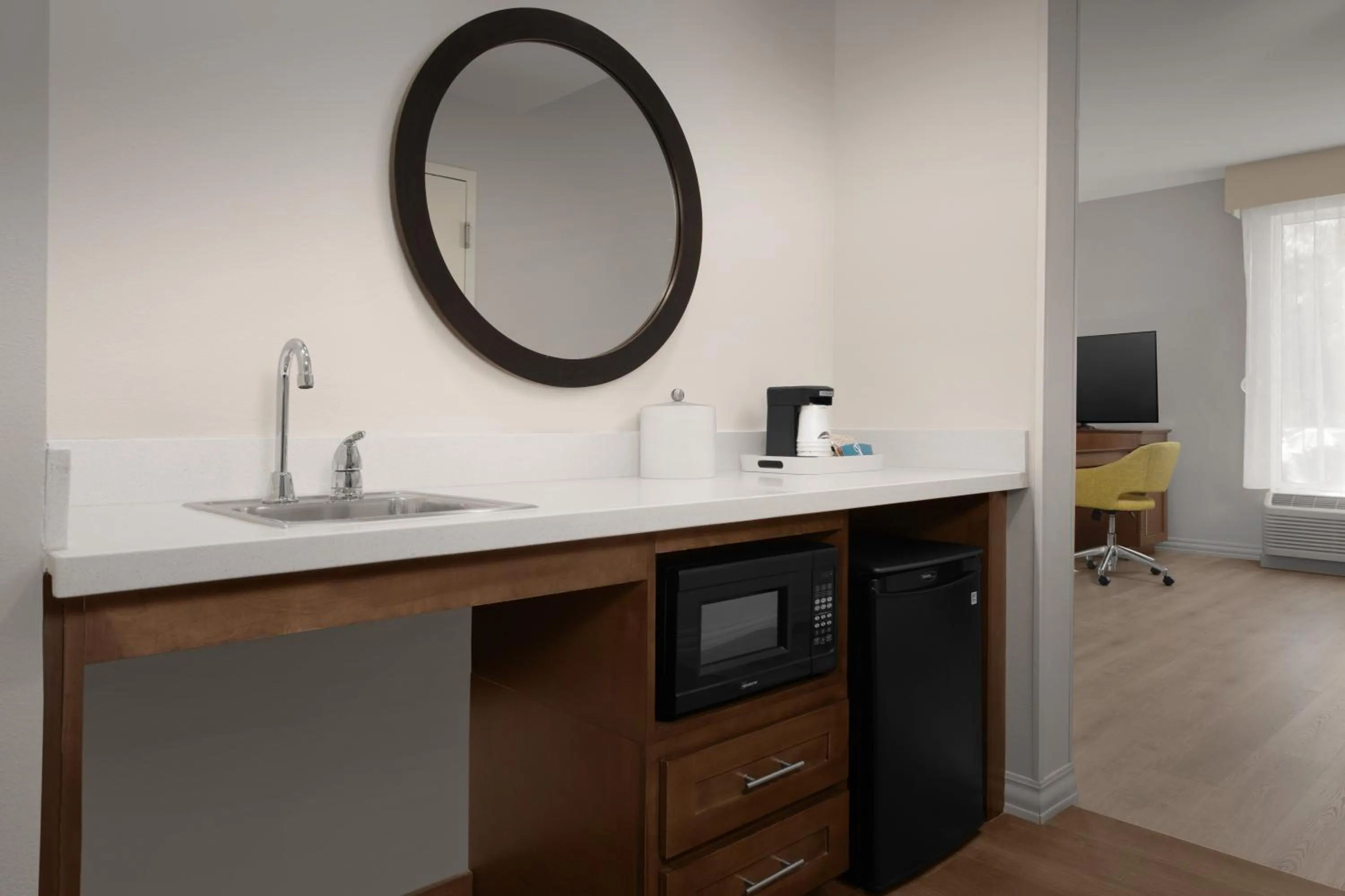 minibar in Hampton Inn & Suites Orangeburg, SC