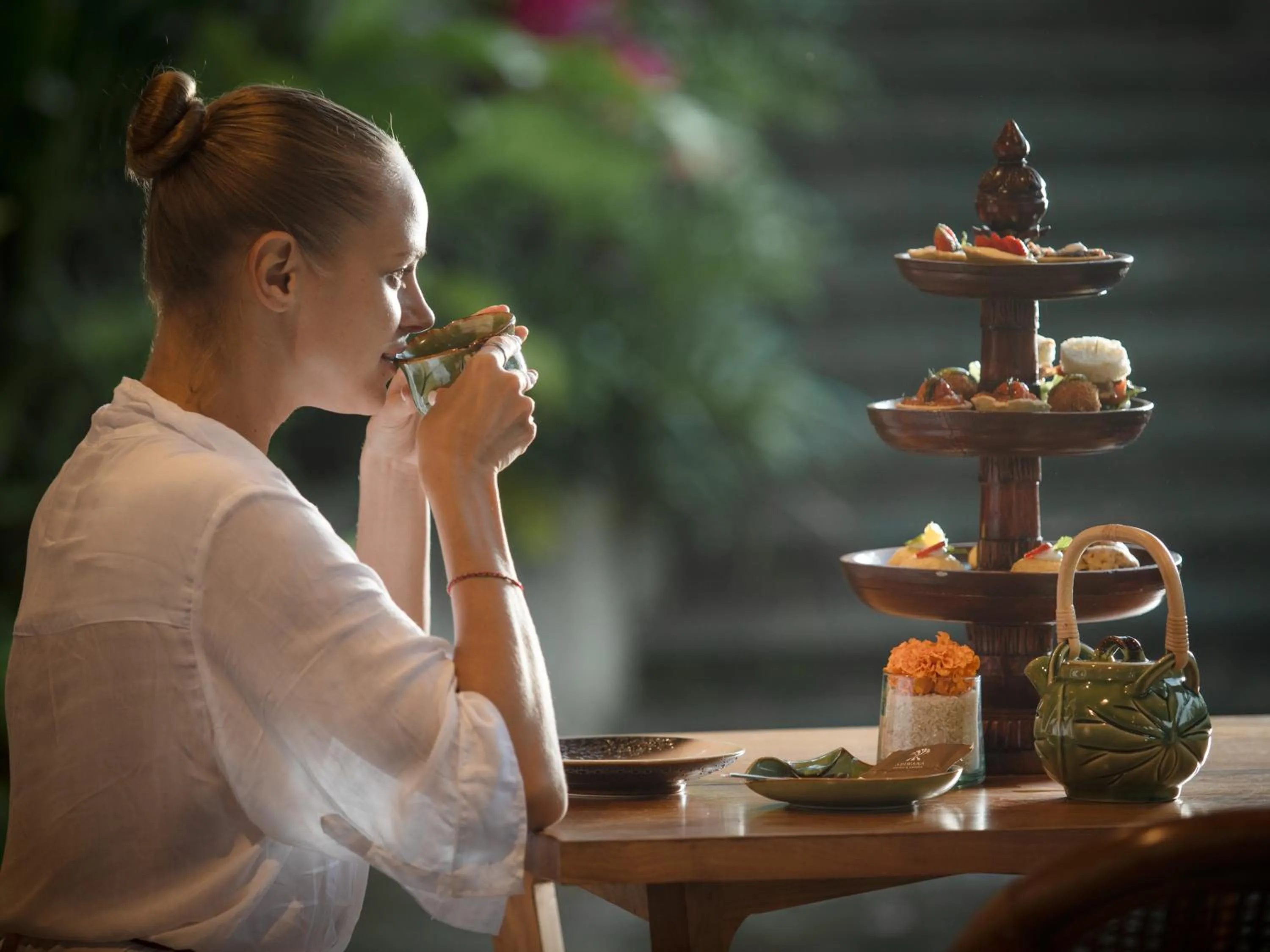 Food and drinks in Emana Akatara