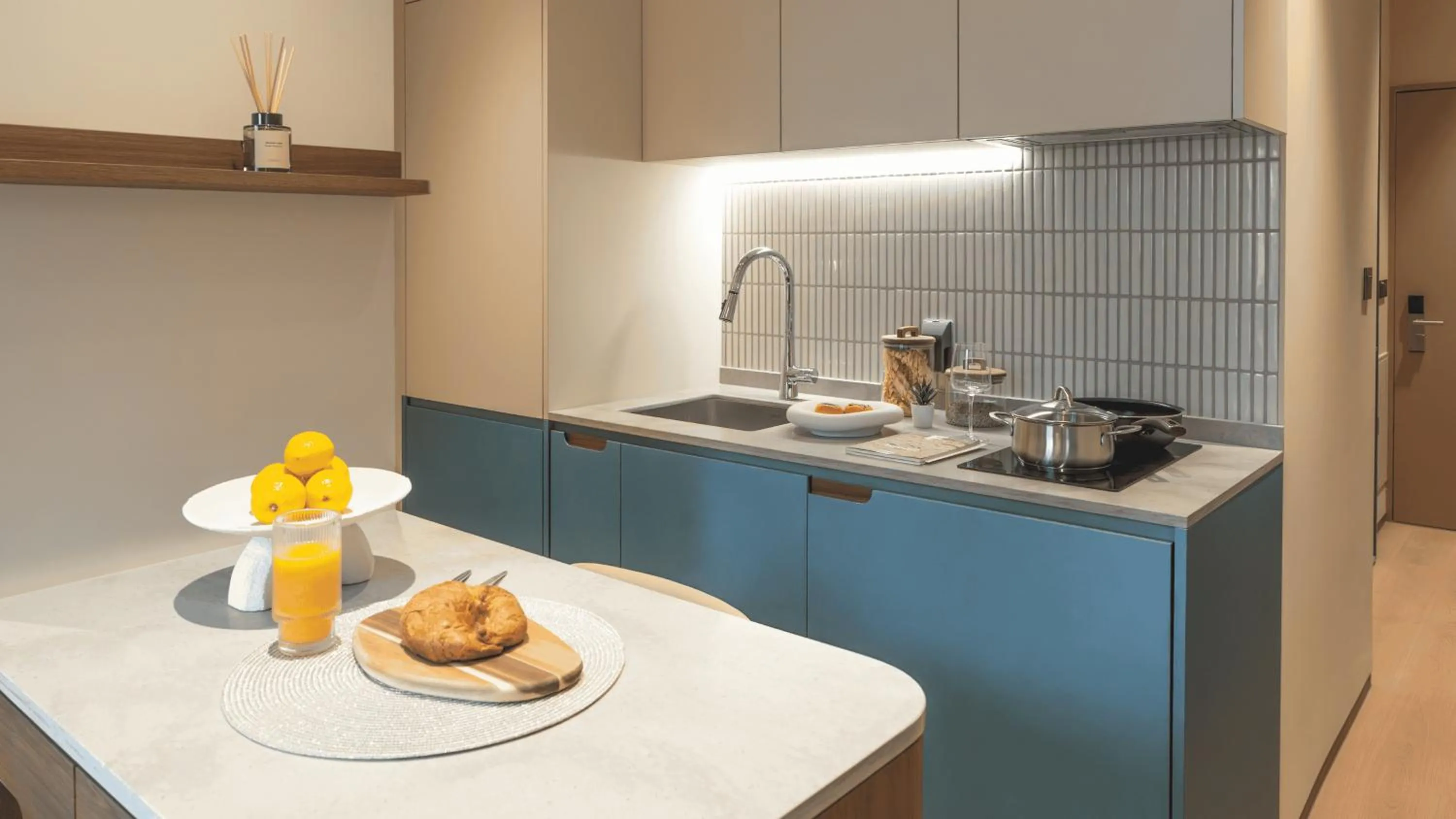Kitchen or kitchenette in Weave Suites - Sunyu Parkside