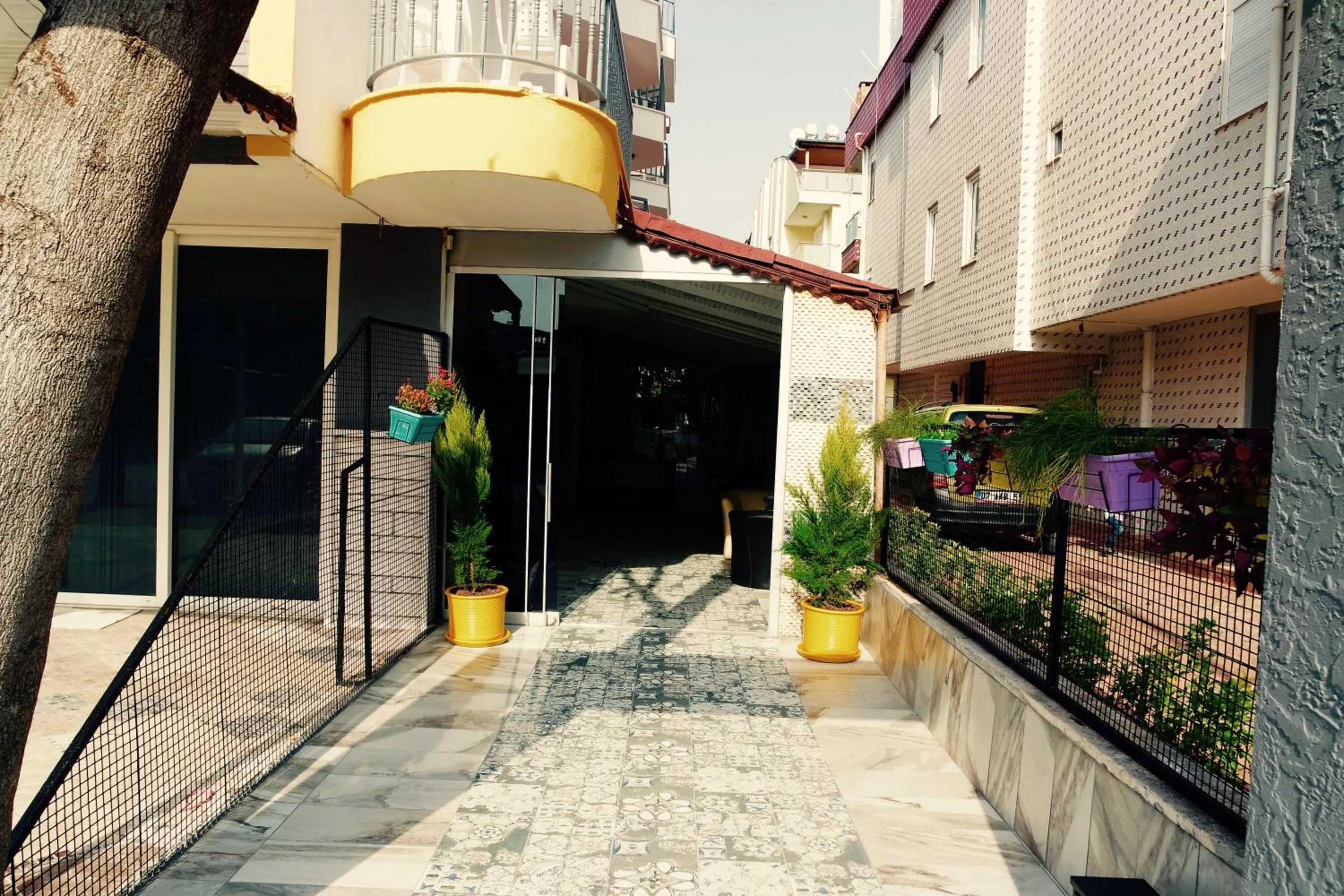 Facade/entrance in Ale Park Hotel Apartments