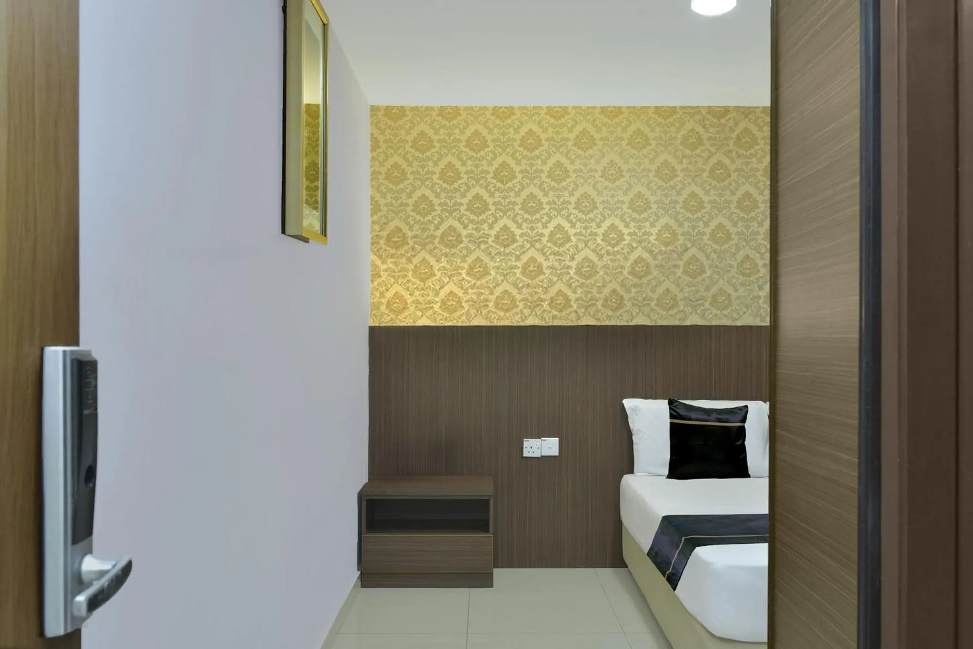 Bedroom, Bed in Hotel O Hotel Hamilas