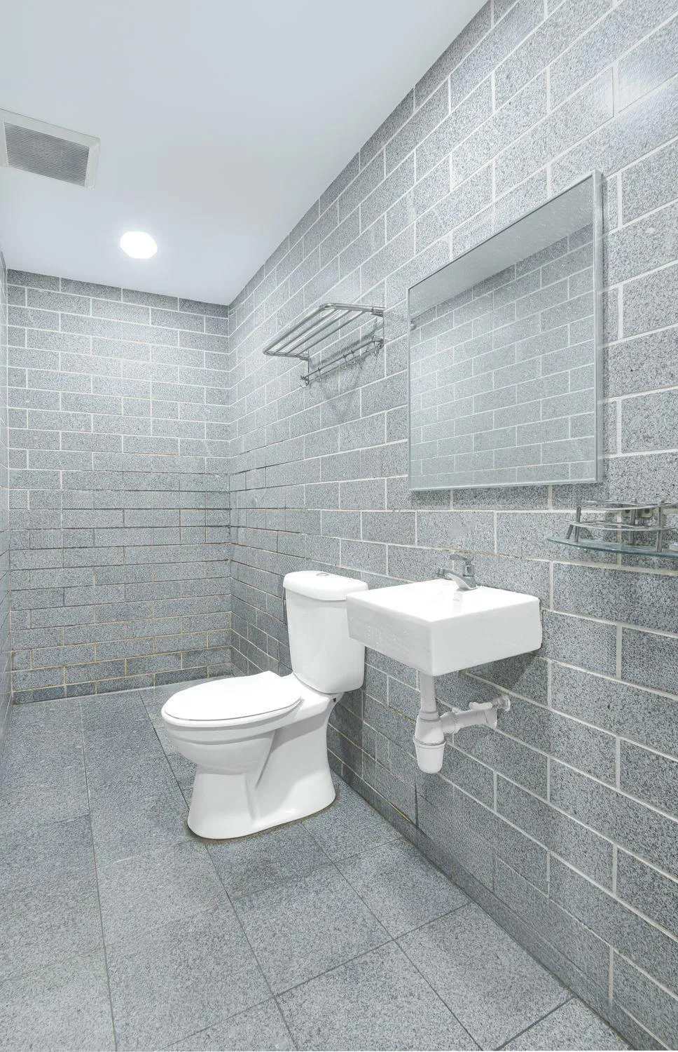 Bathroom in Hotel O Hotel Hamilas