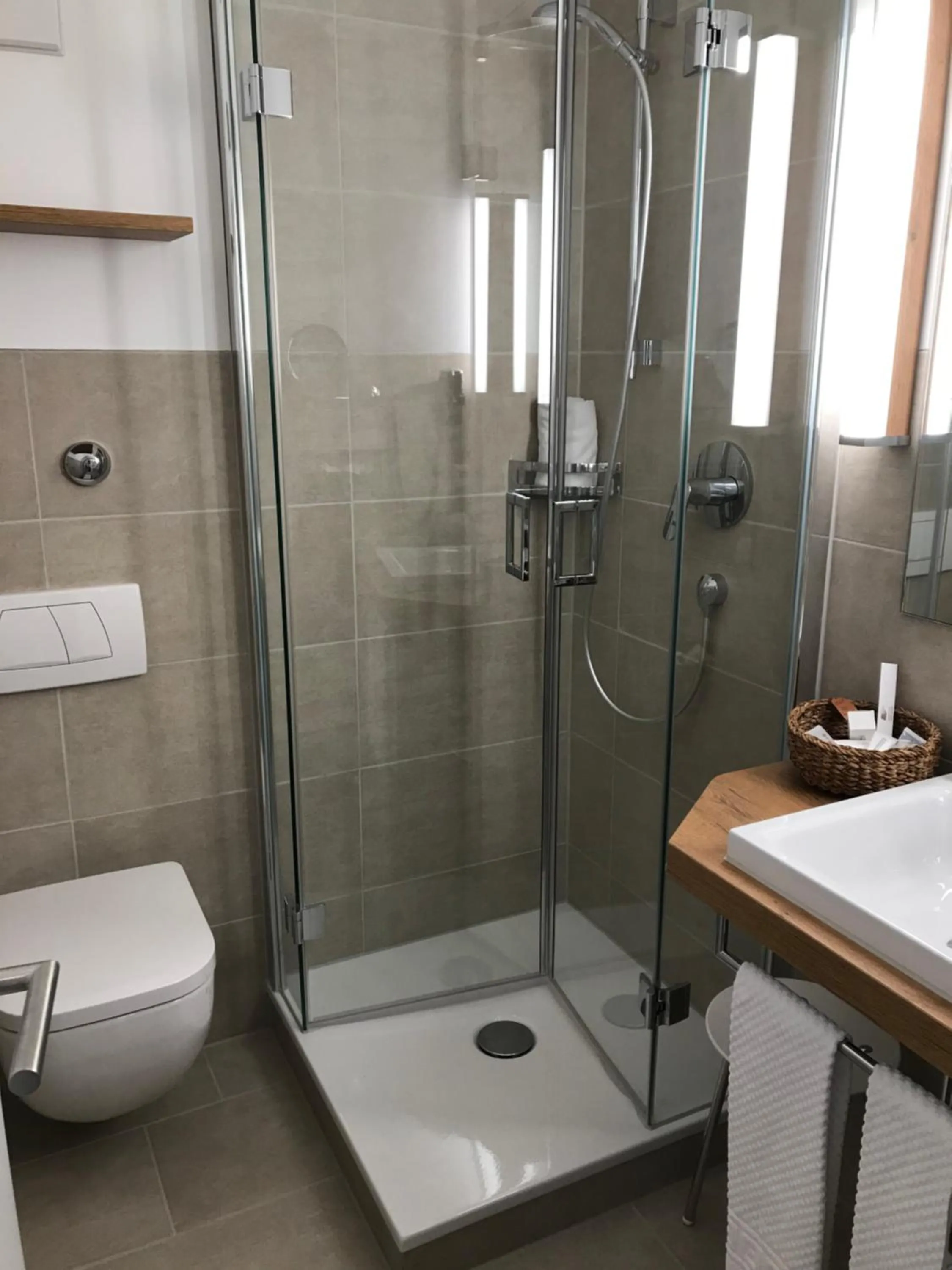 Shower in Hotel Garni Villa Rosengarten