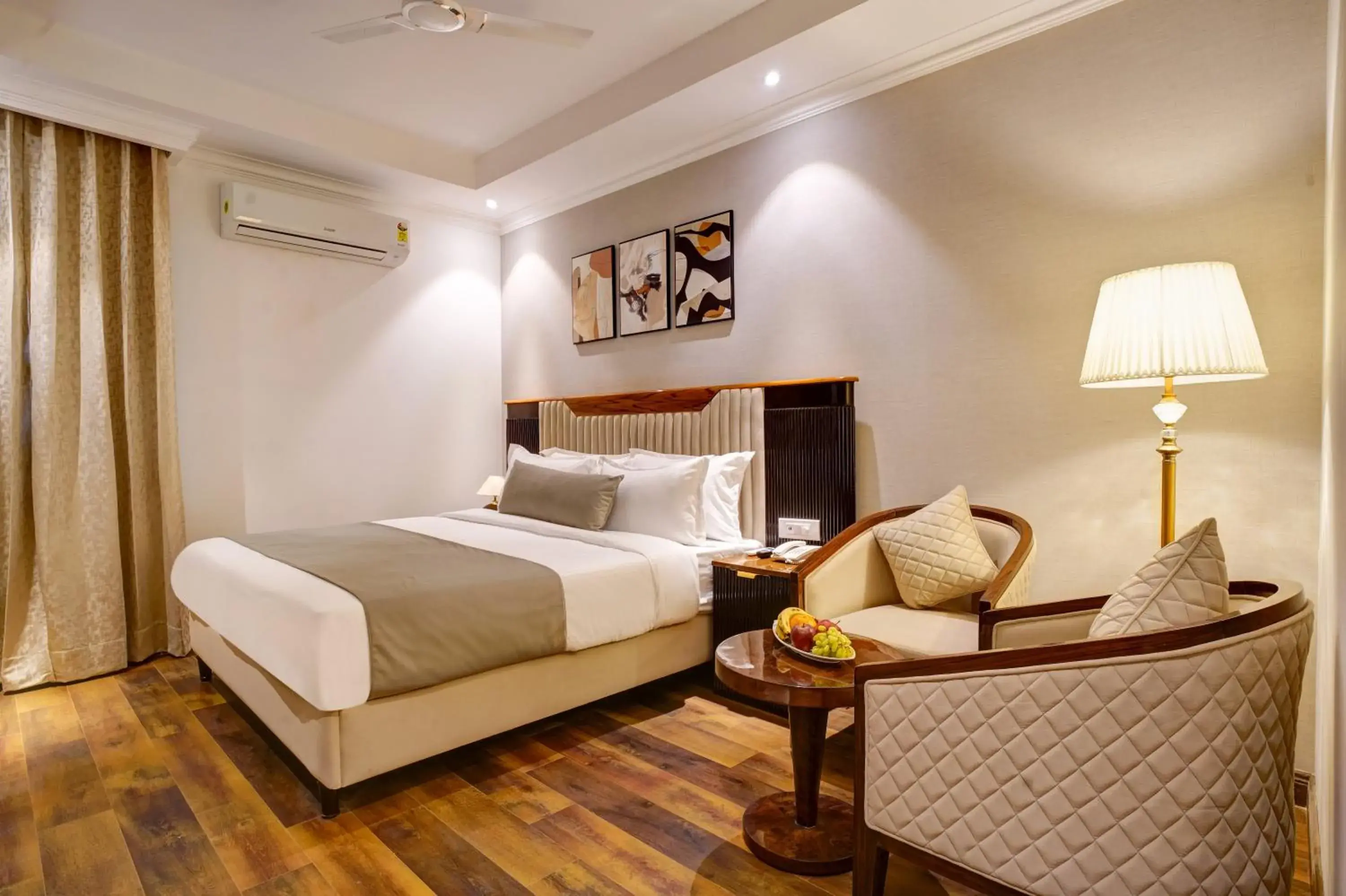 Deluxe Room in IVA Premium Delhi Airport - FREE Airport Drop Deluxe Room in IVA Premium Delhi Airport - FREE Airport Drop