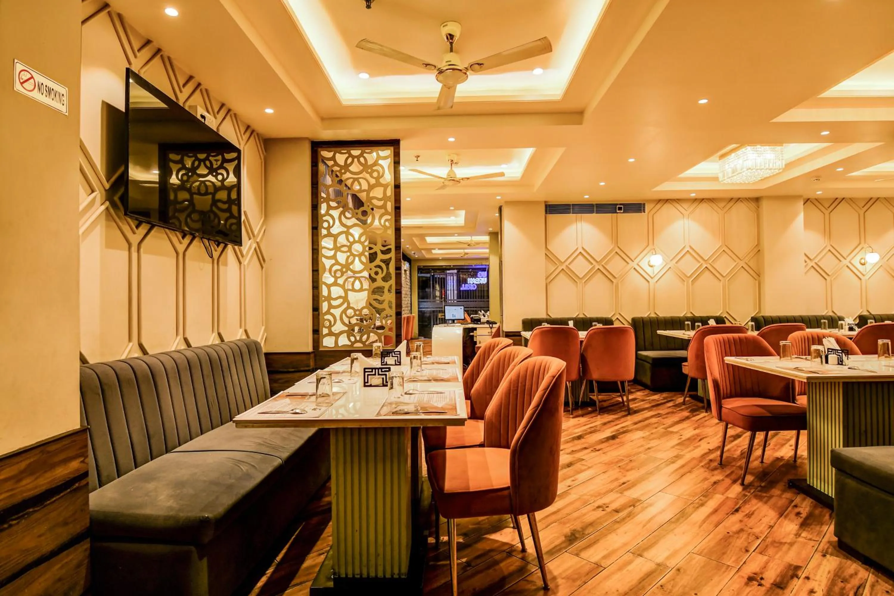 Restaurant/places to eat in Urban Cliff A Boutique Hotel